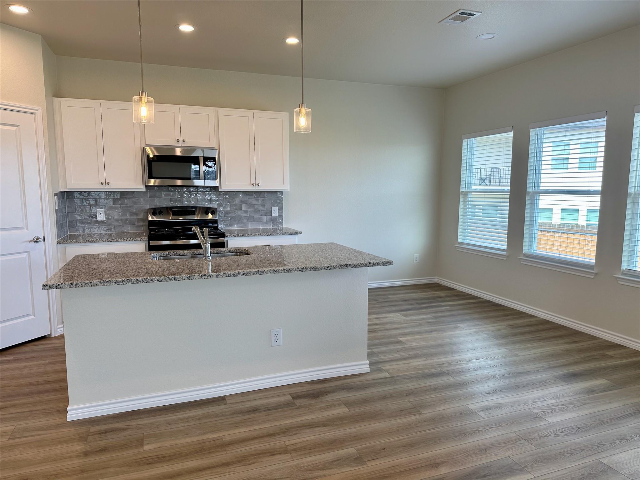 515 War Admiral Dr # B, Jarrell, TX 76537