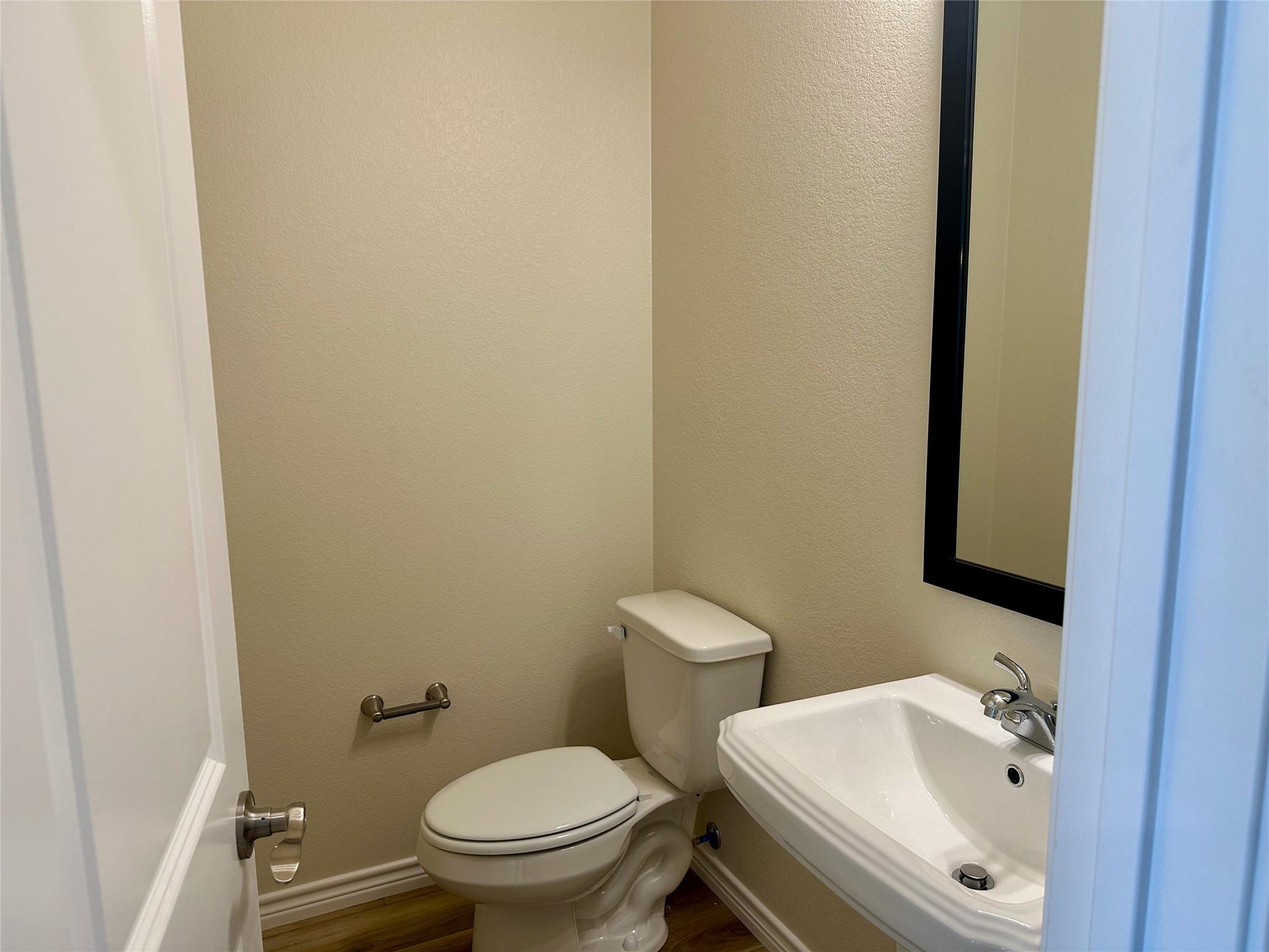 515 War Admiral Dr # B, Jarrell, TX 76537