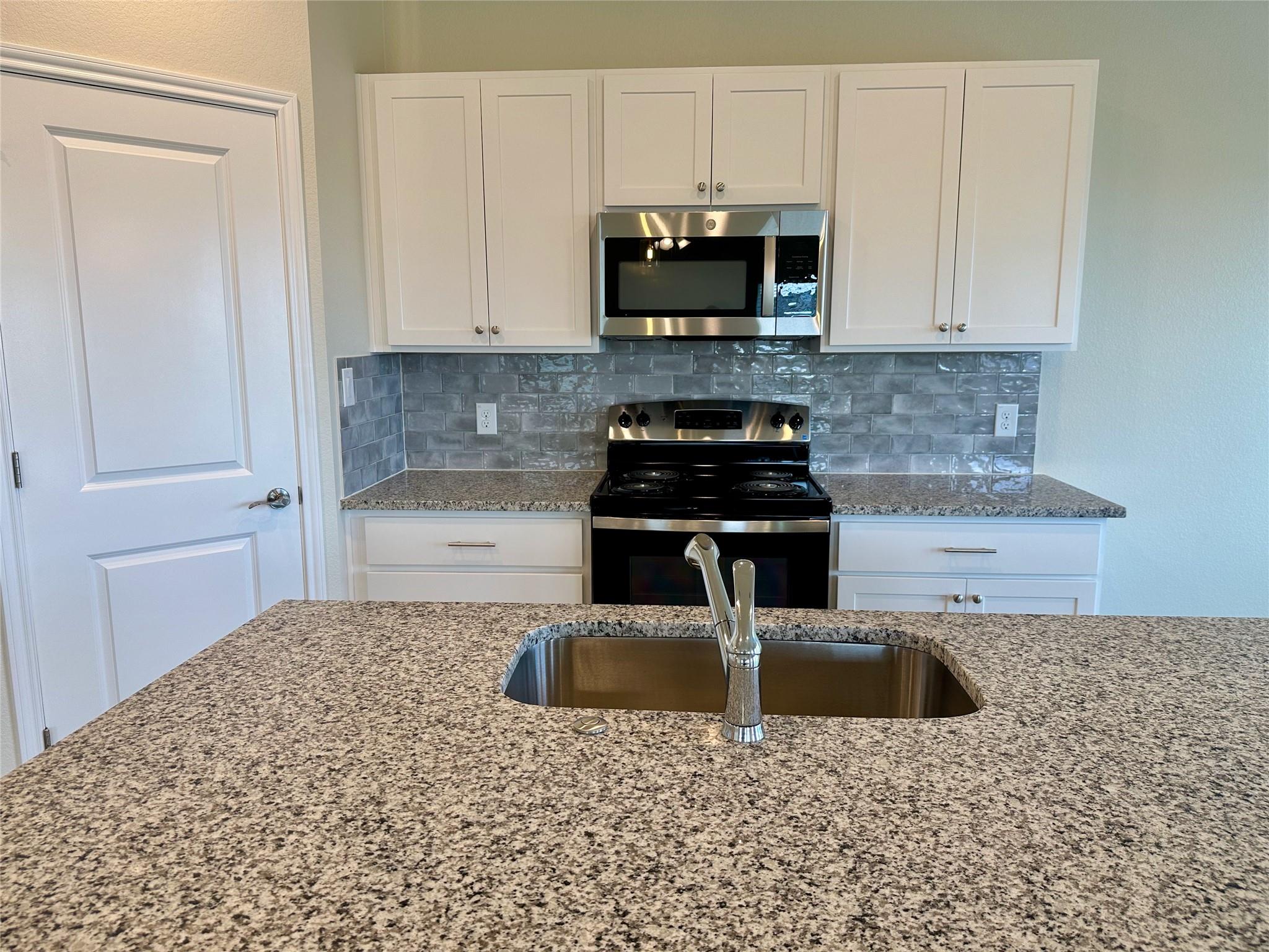 515 War Admiral Dr # B, Jarrell, TX 76537