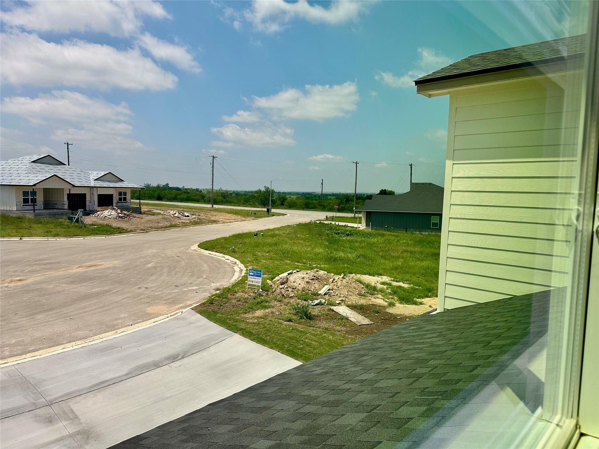 515 War Admiral Dr # B, Jarrell, TX 76537