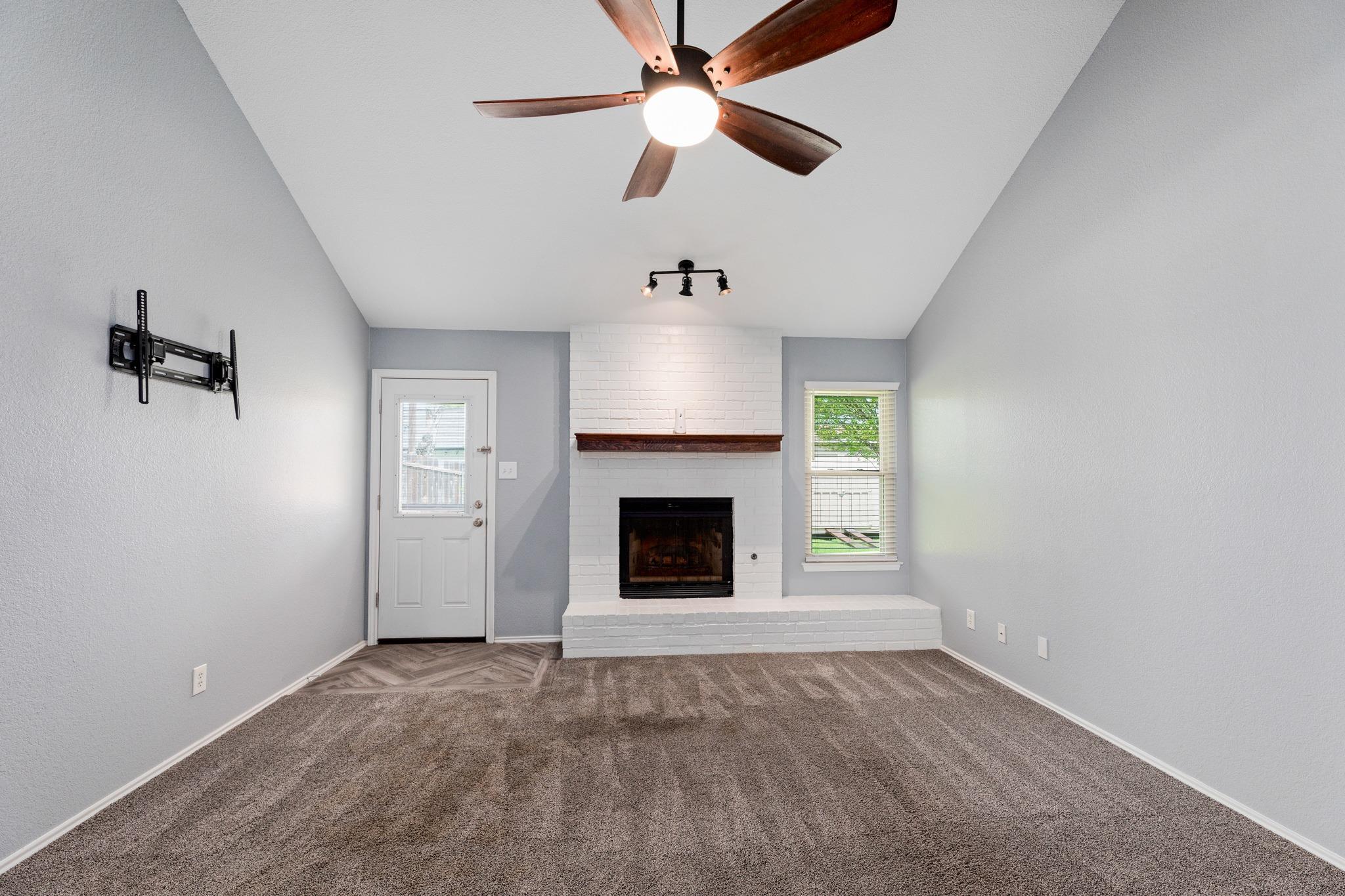 1006 Cresswell Dr, Pflugerville, TX 78660