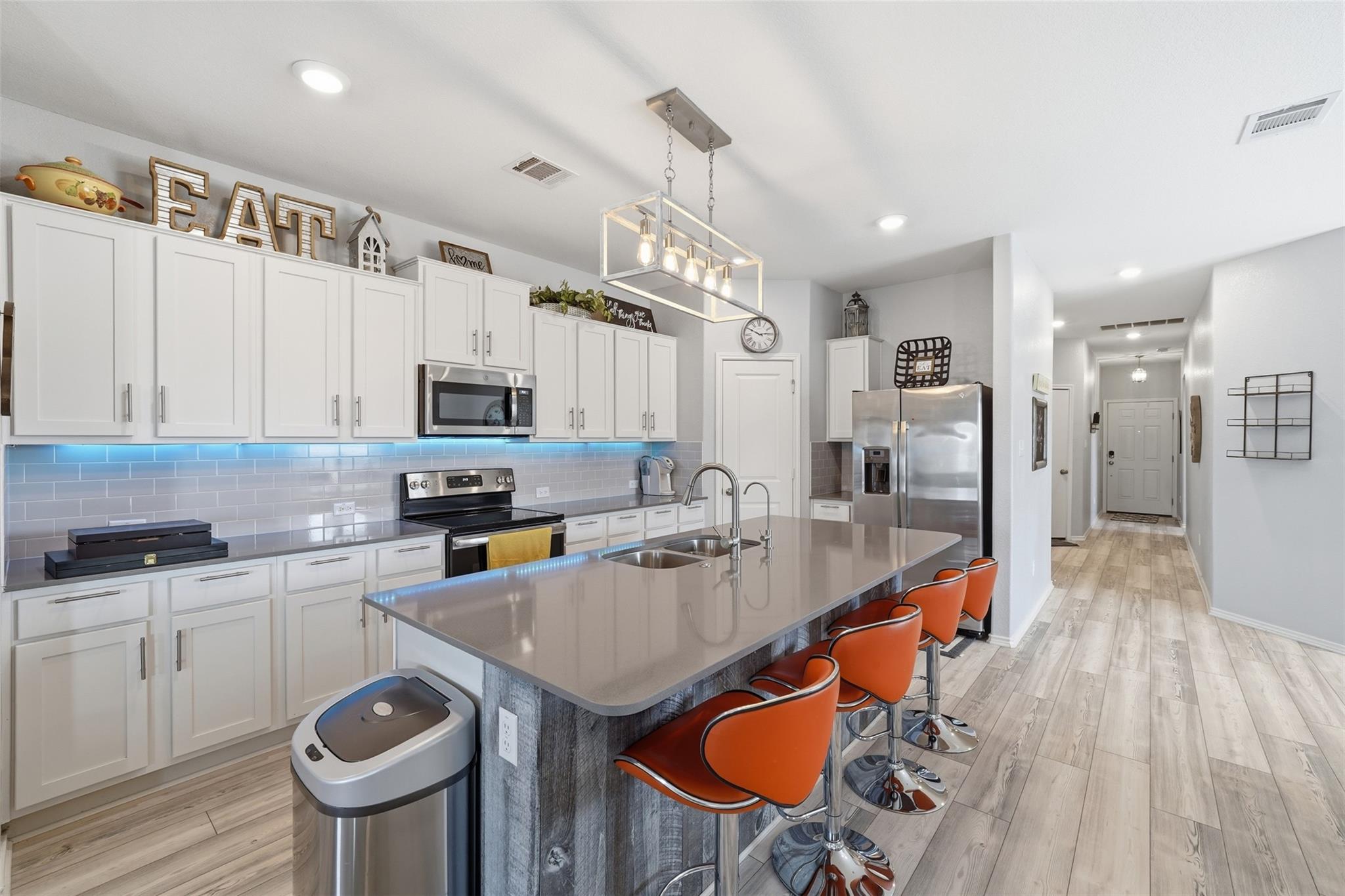 116 Cosmos Ln, Jarrell, TX 76537