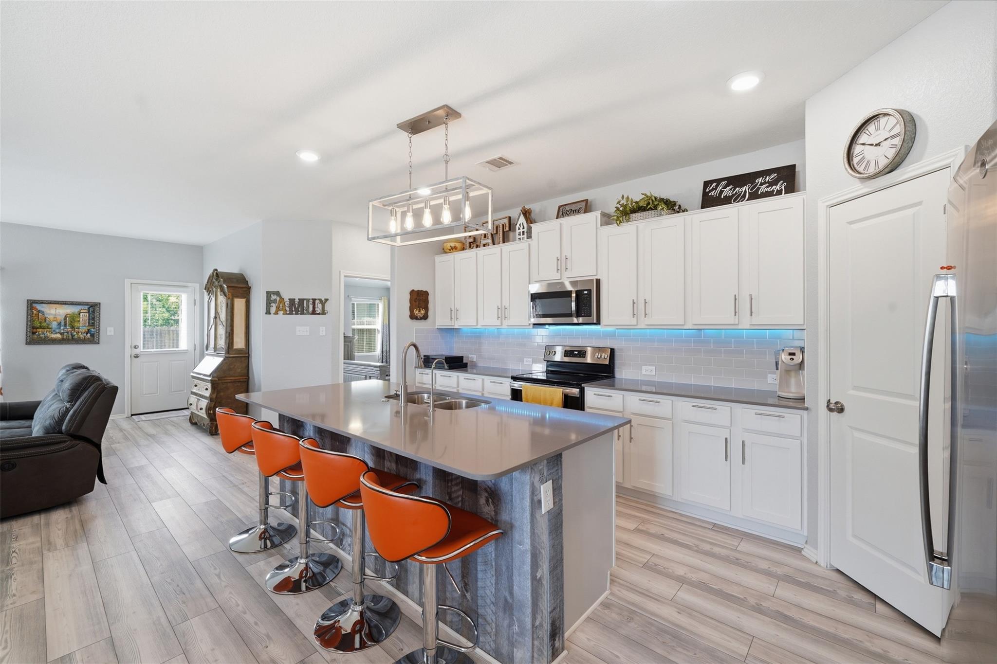 116 Cosmos Ln, Jarrell, TX 76537