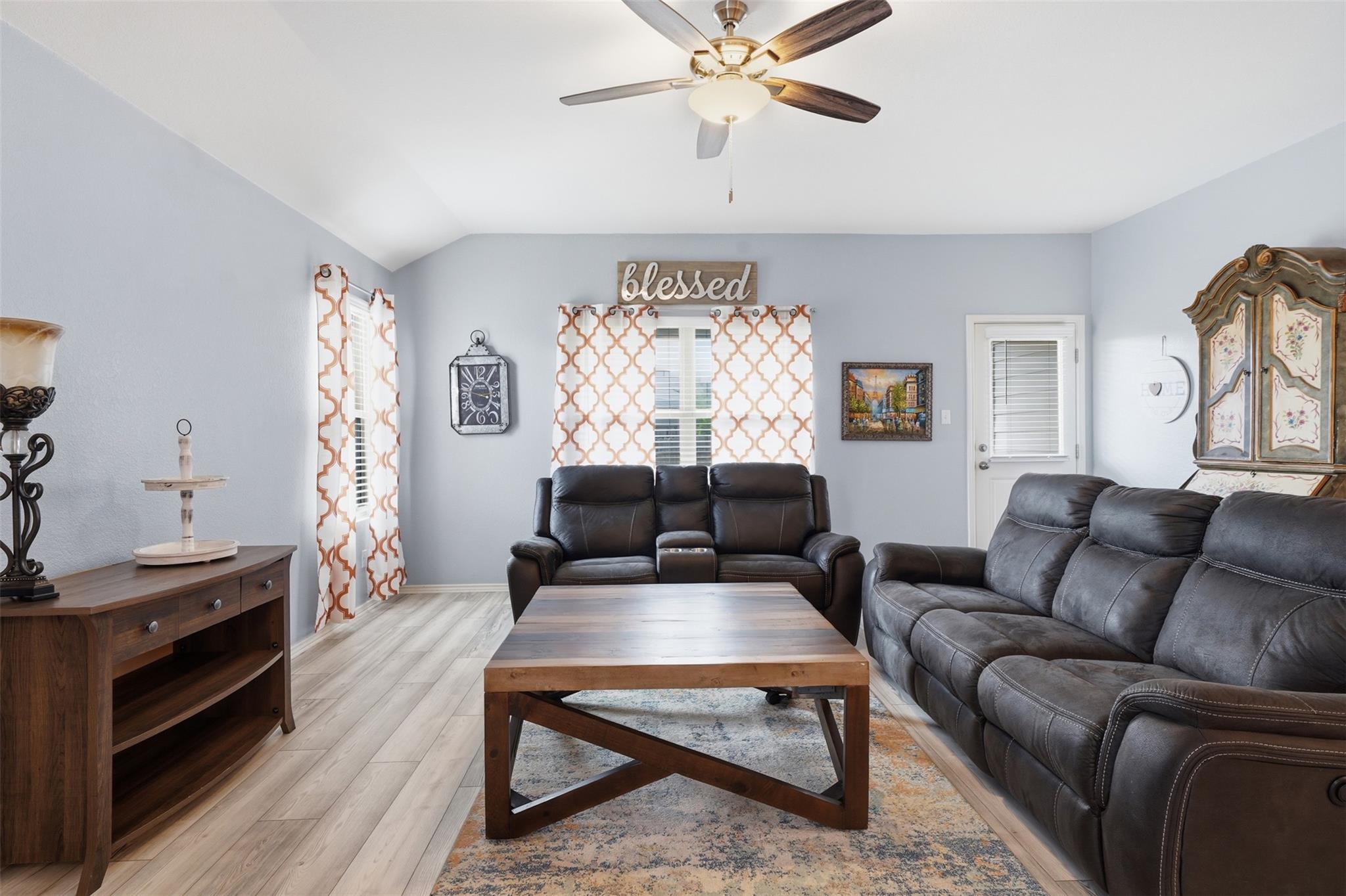 116 Cosmos Ln, Jarrell, TX 76537