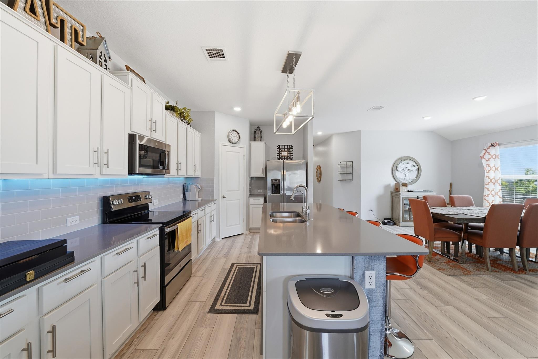 116 Cosmos Ln, Jarrell, TX 76537