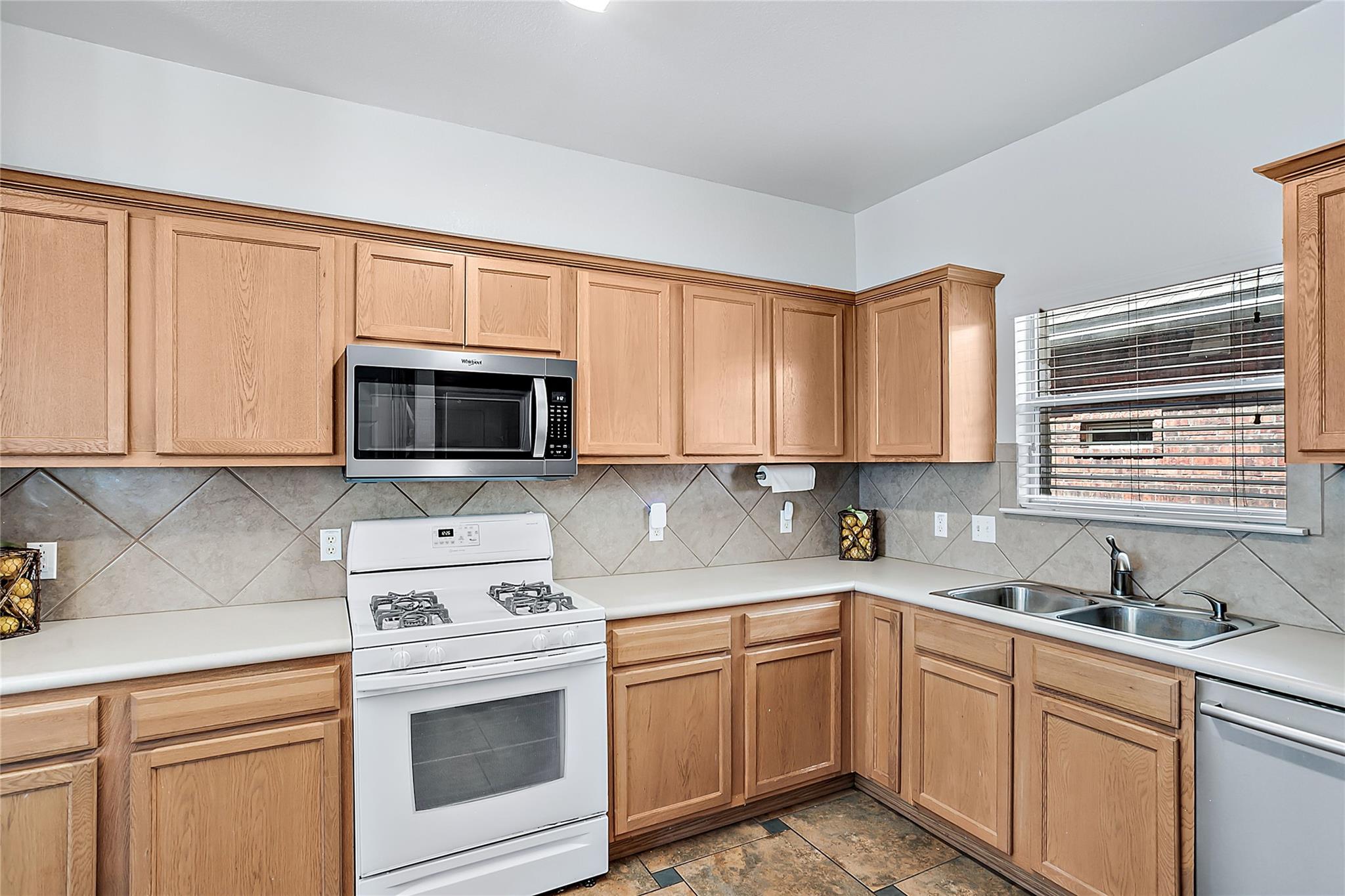 17932 KENAI FJORDS Dr, Pflugerville, TX 78660
