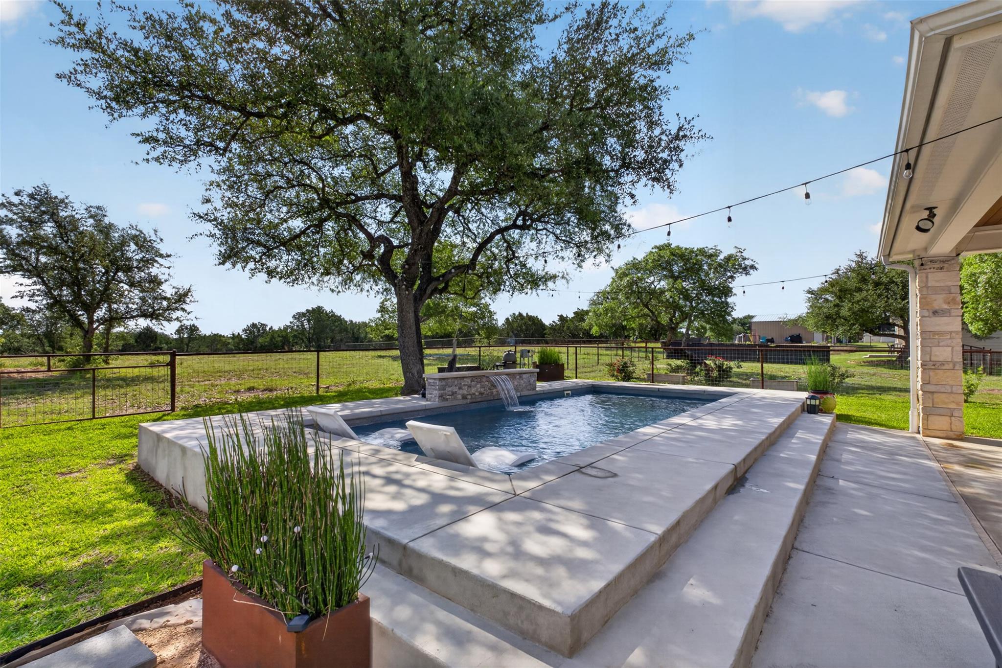 317 Esperanza Petal Pass, Liberty Hill, TX 78642