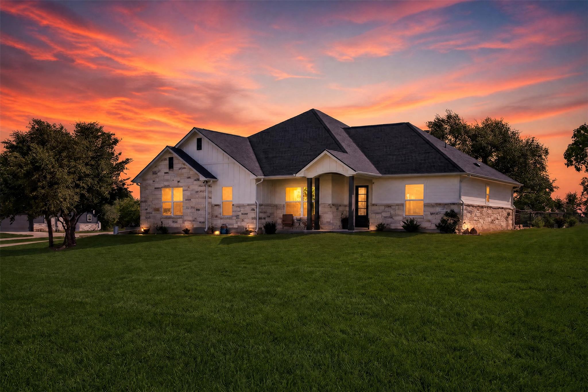 317 Esperanza Petal Pass, Liberty Hill, TX 78642