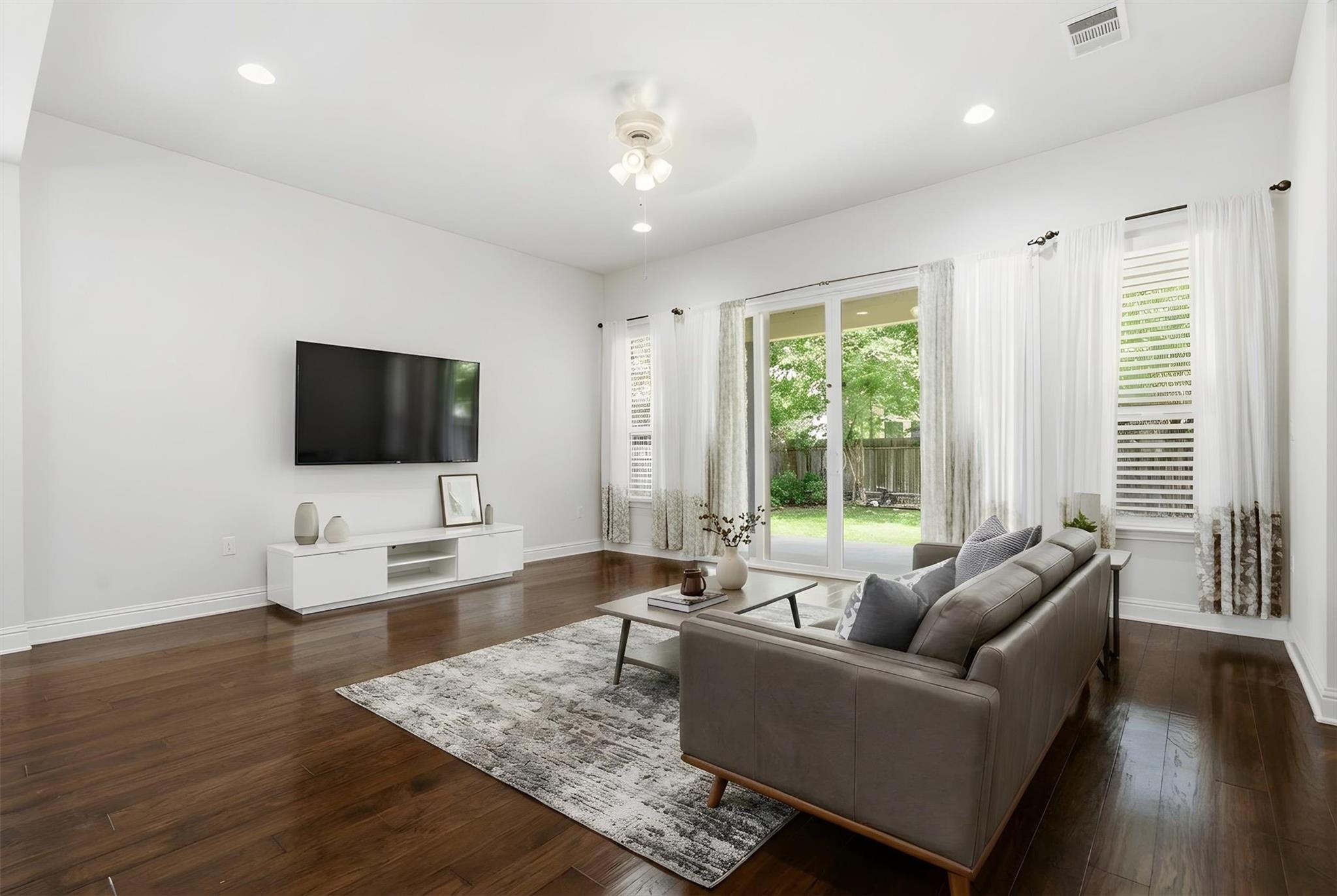 6801 Teulada Dr, Austin, TX 78739