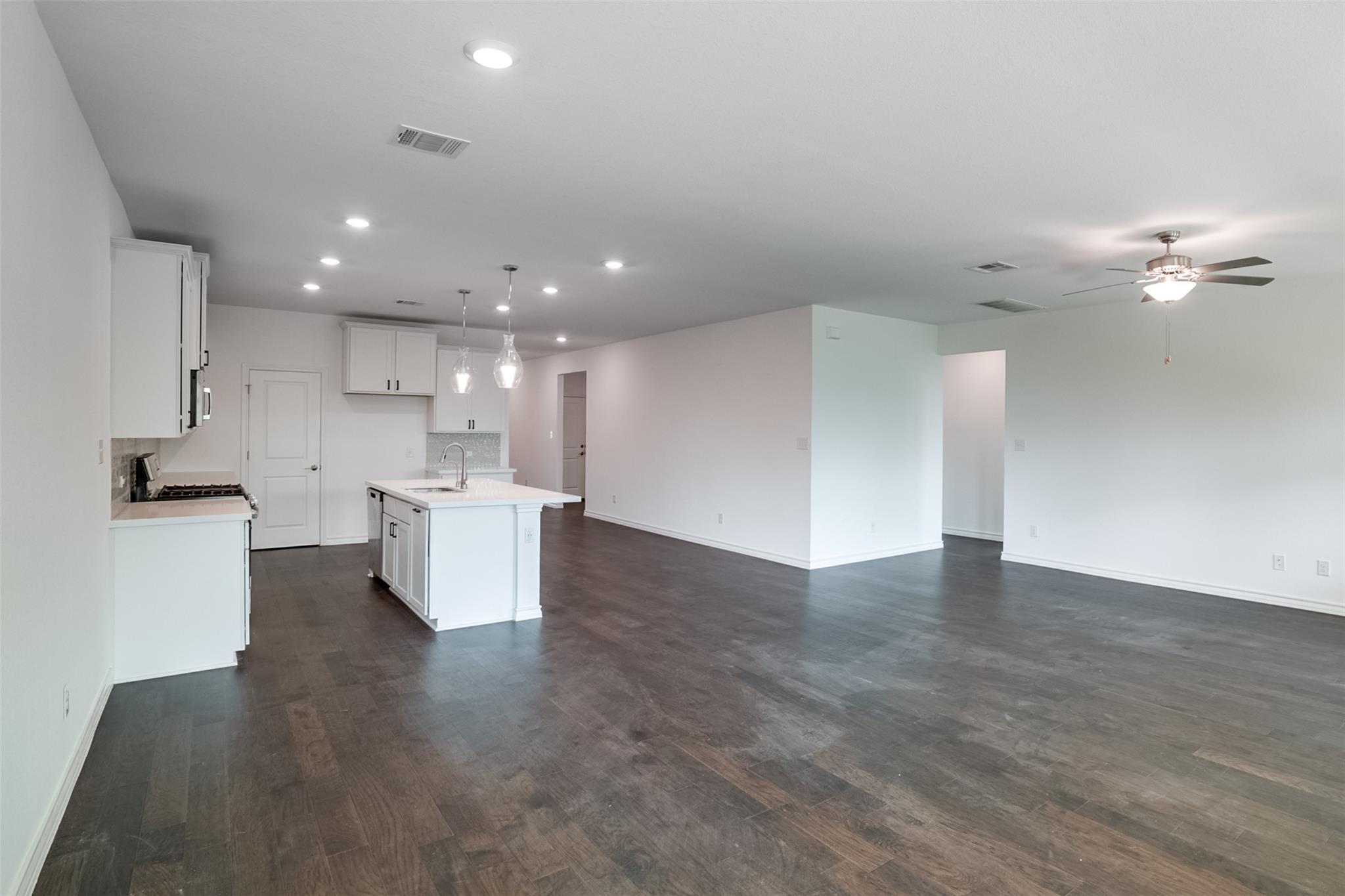 114 Stinchcomb Rd, Hutto, TX 78634