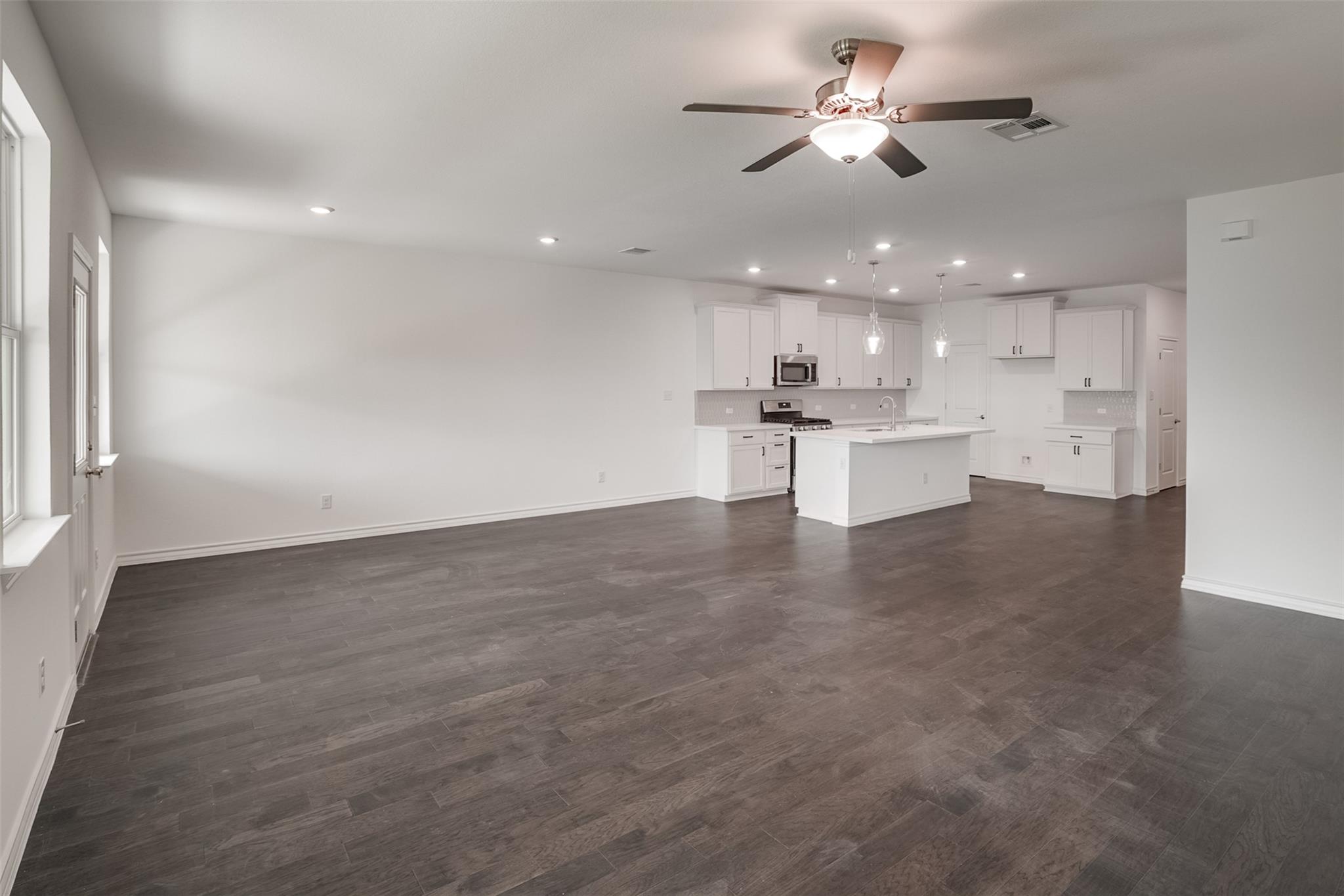 114 Stinchcomb Rd, Hutto, TX 78634