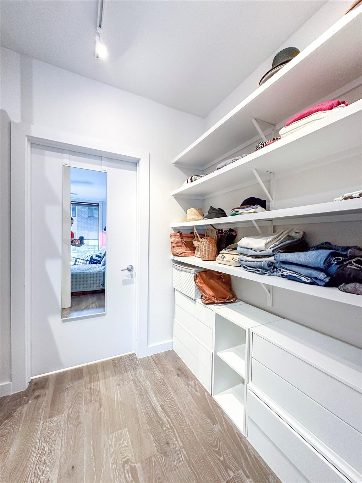 900 S 1st St # 217, Austin, TX 78704