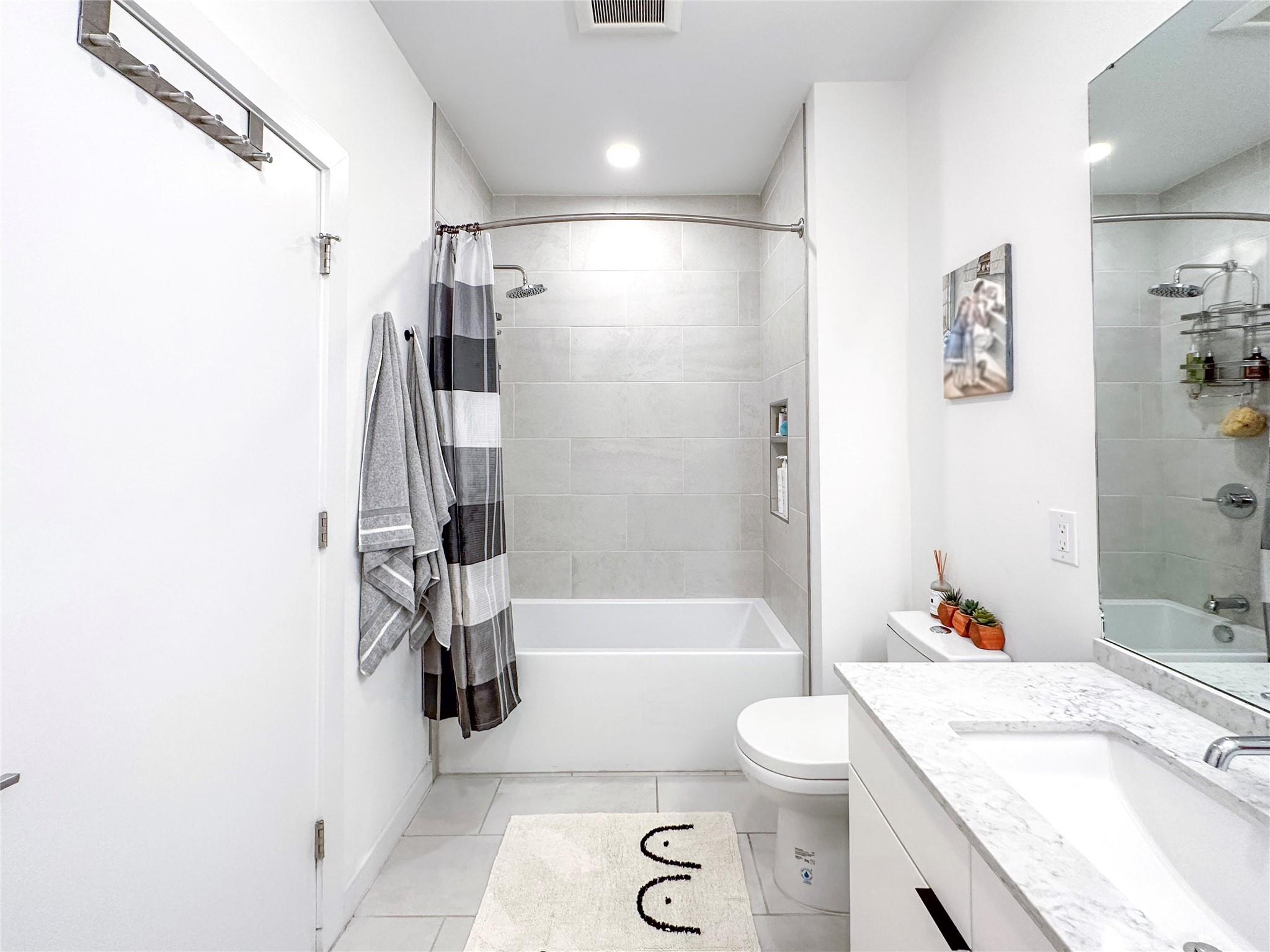 900 S 1st St # 217, Austin, TX 78704