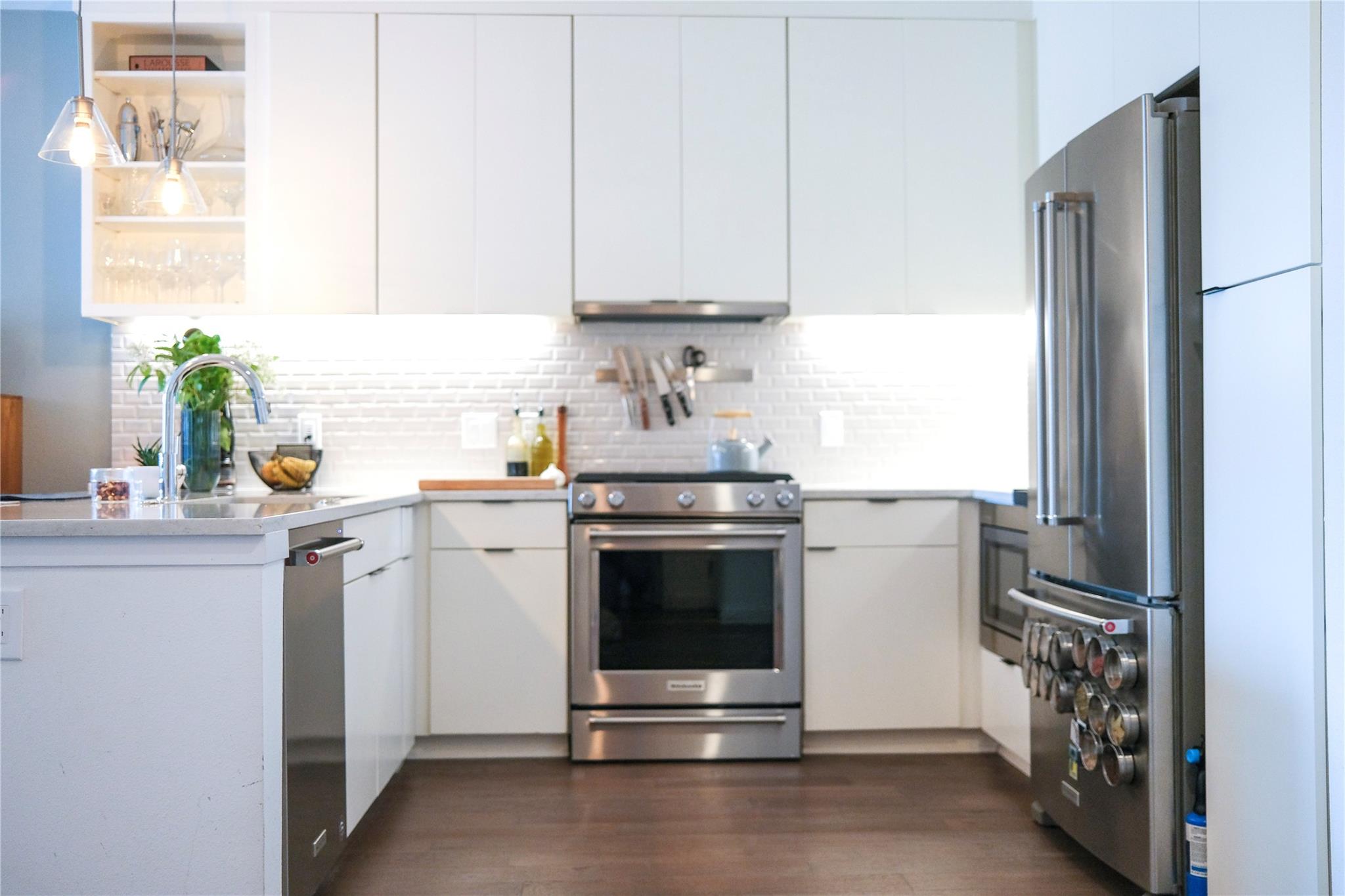 900 S 1st St # 217, Austin, TX 78704