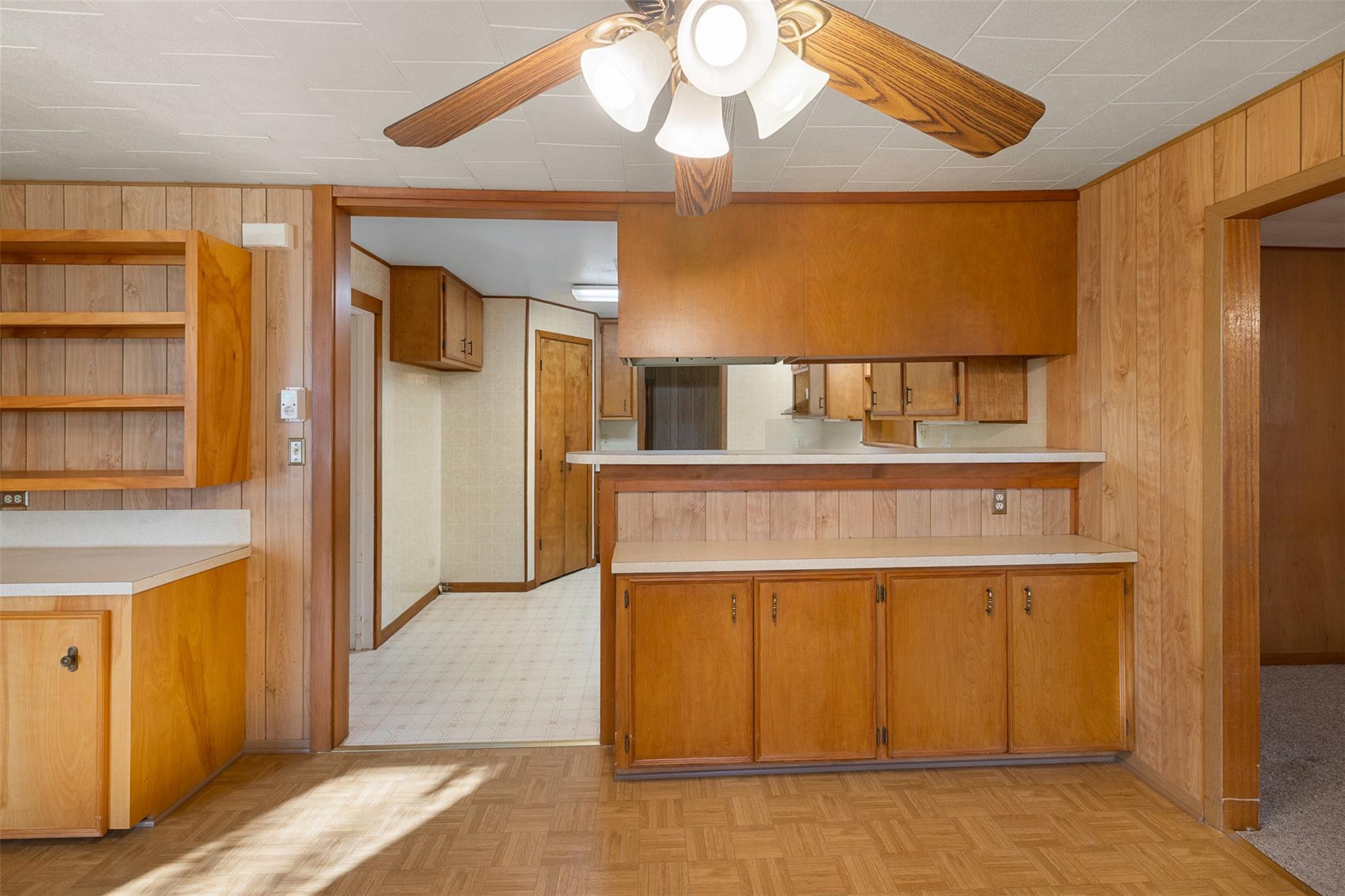 1014 S Madison St, La Grange, TX 78945