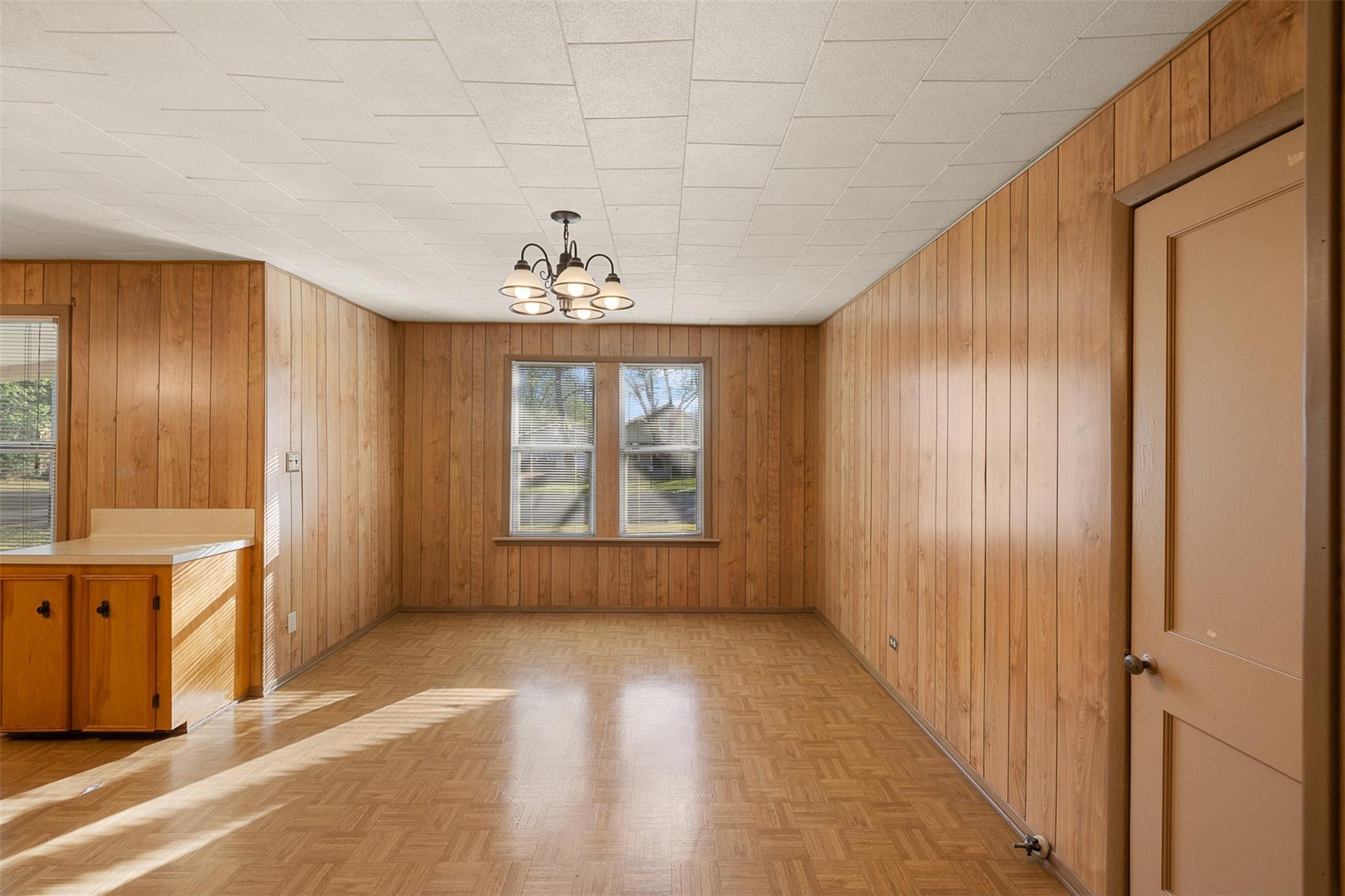 1014 S Madison St, La Grange, TX 78945