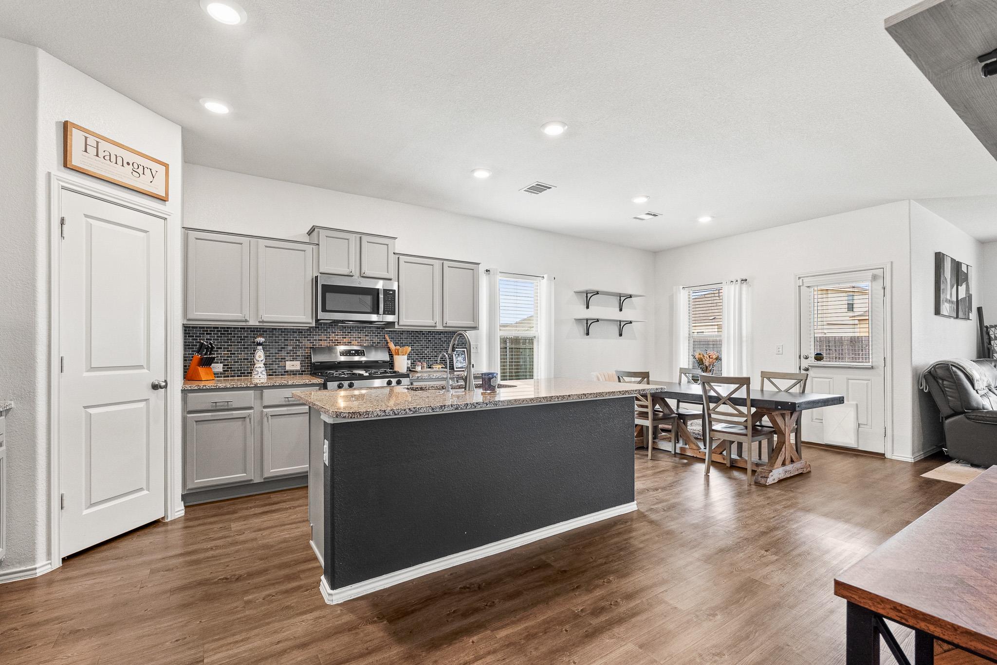 136 Copper Ln, Kyle, TX 78640