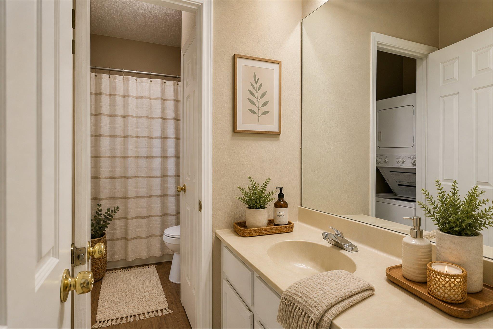 715 W 22nd 1/2 St # 204, Austin, TX 78705