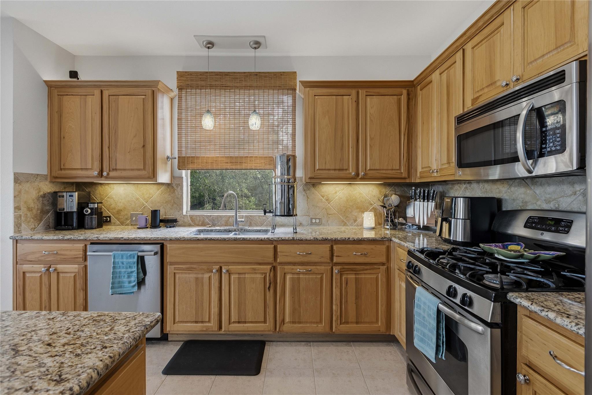 8122 Lime Creek Rd, Volente, TX 78641