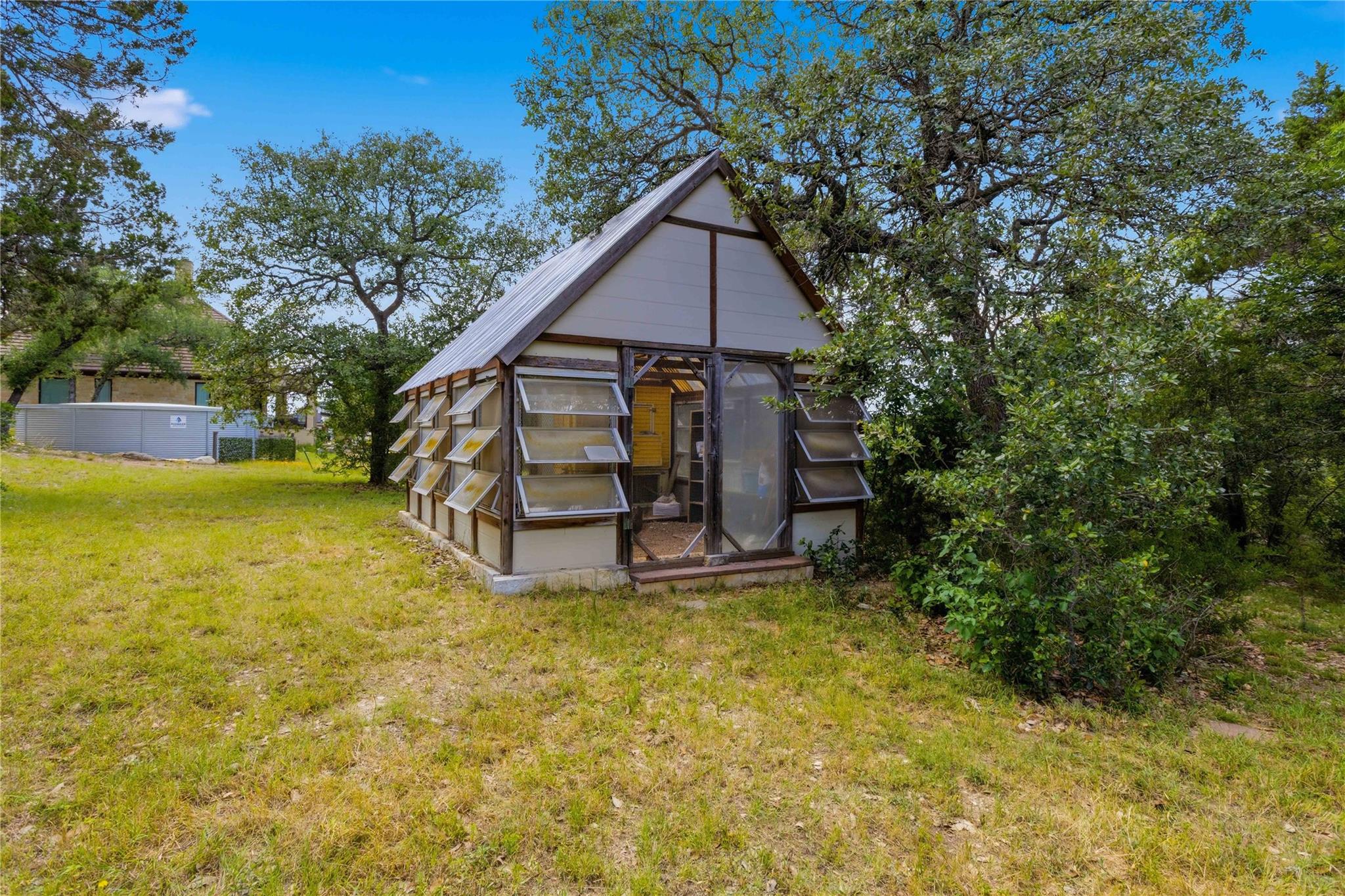 8122 Lime Creek Rd, Volente, TX 78641