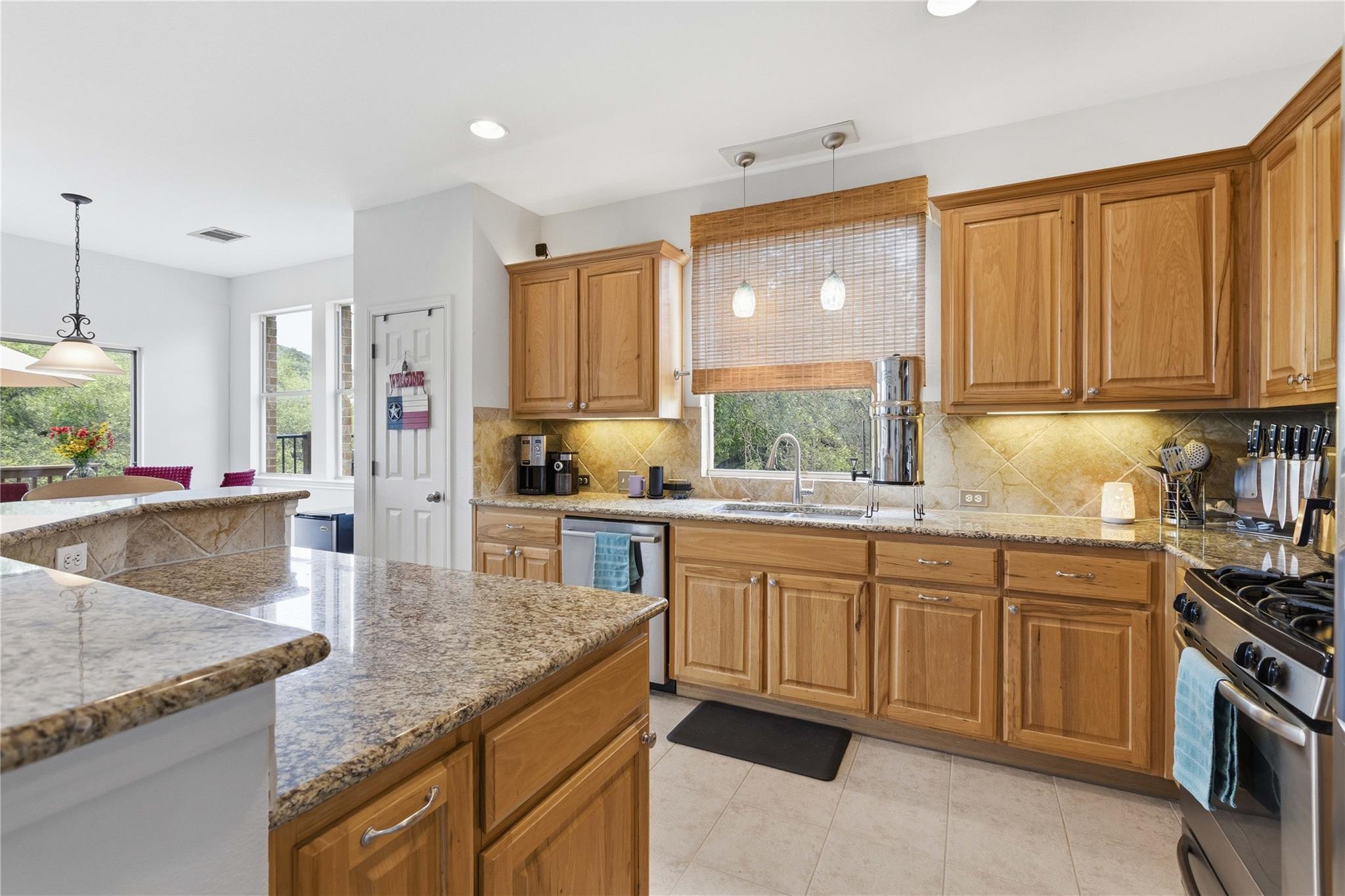 8122 Lime Creek Rd, Volente, TX 78641