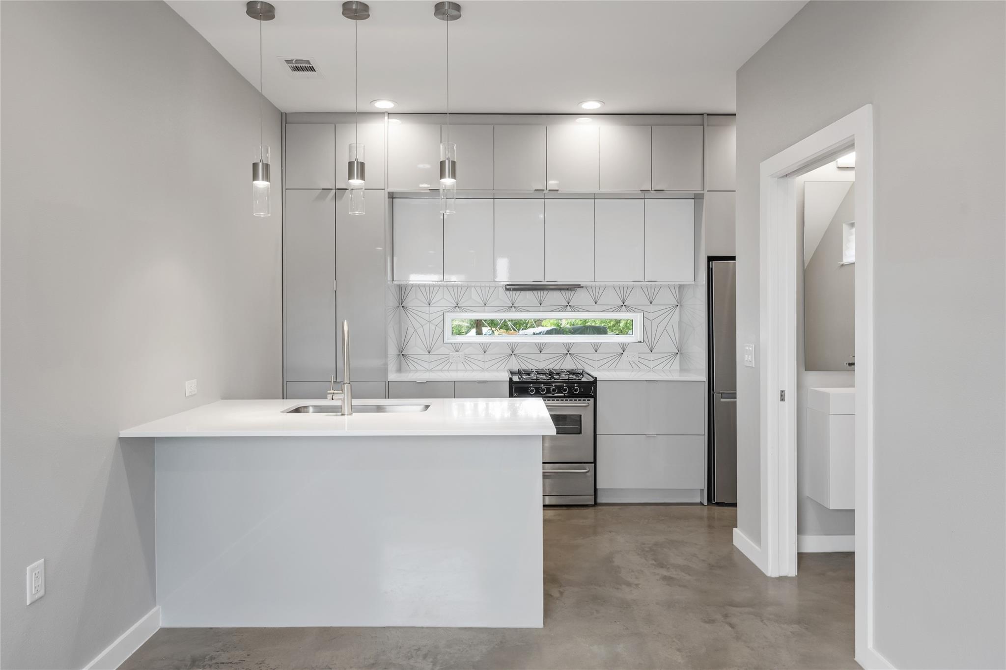 2108 Tillery St # 16, Austin, TX 78723