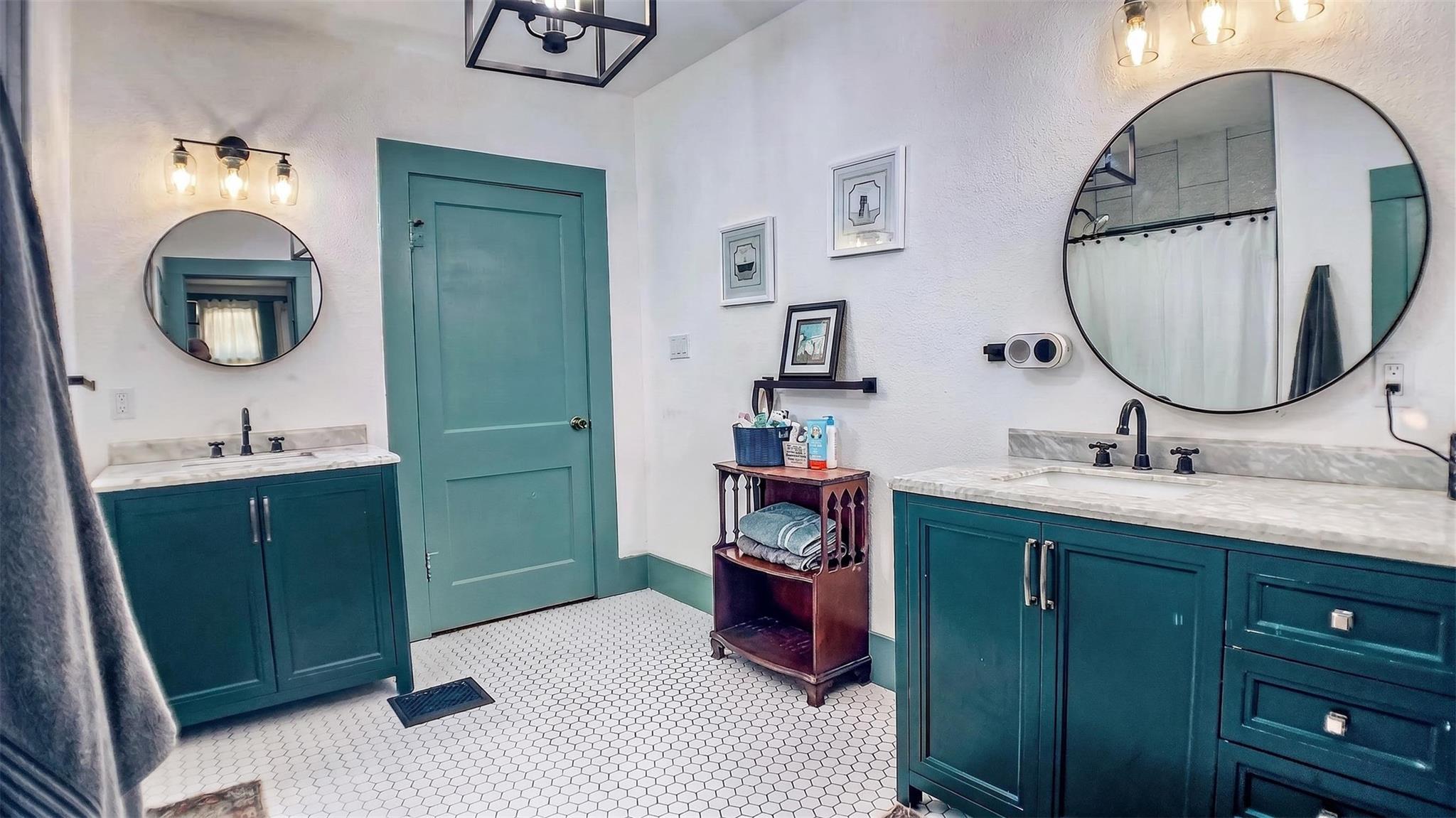 240 W Allen St, Bartlett, TX 76511