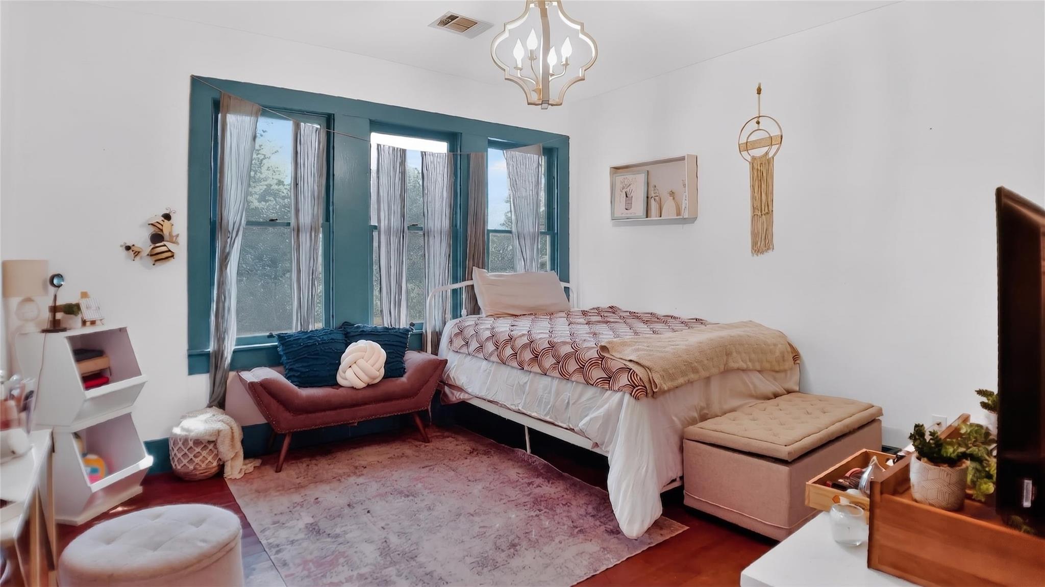 240 W Allen St, Bartlett, TX 76511