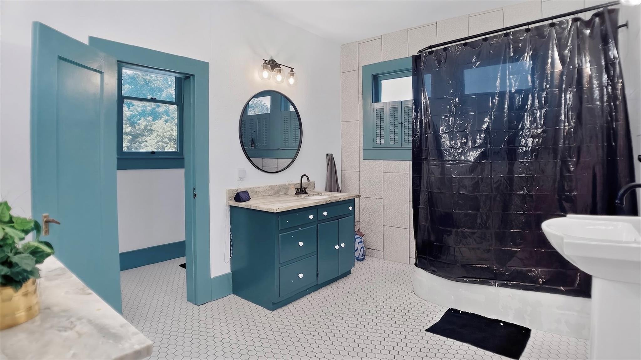 240 W Allen St, Bartlett, TX 76511