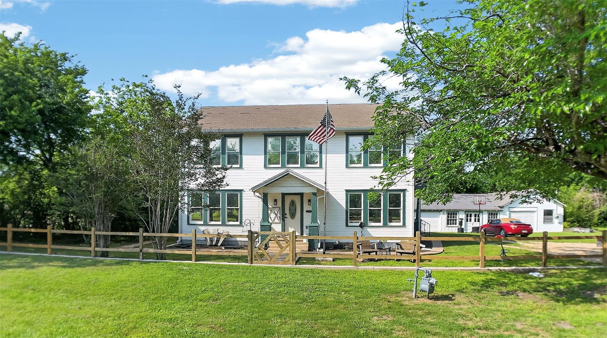 240 W Allen St, Bartlett, TX 76511