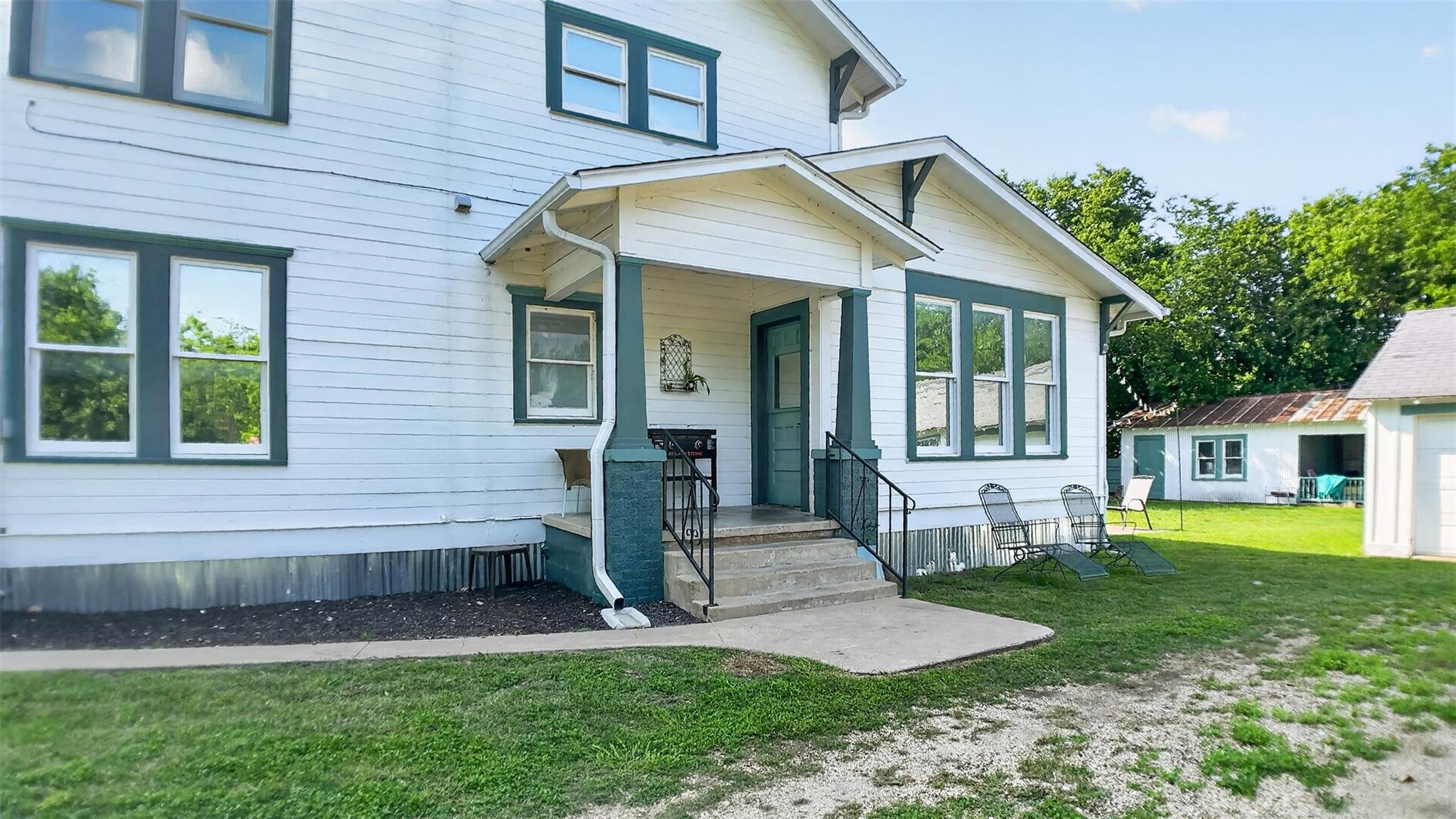 240 W Allen St, Bartlett, TX 76511