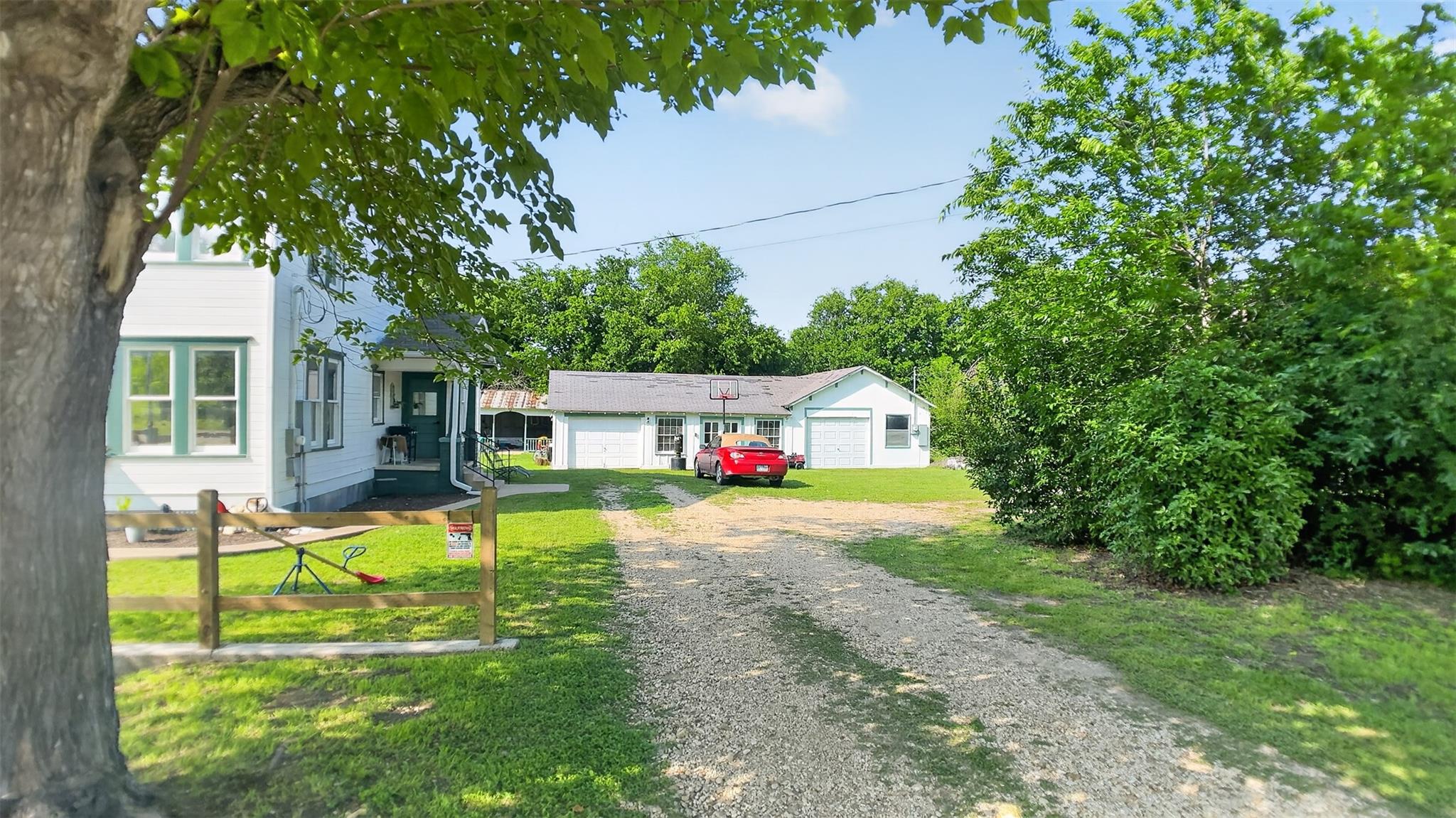 240 W Allen St, Bartlett, TX 76511