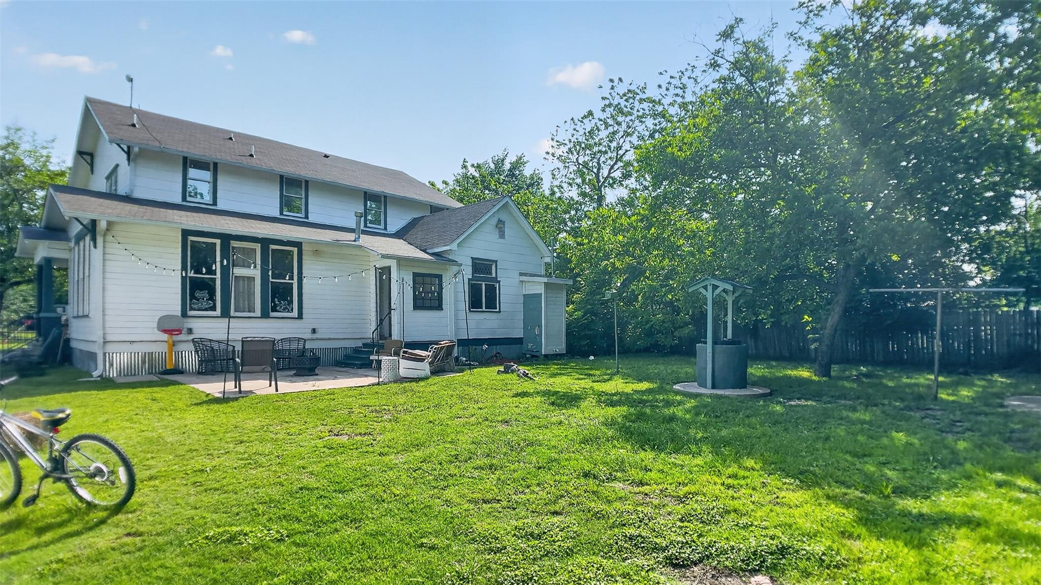 240 W Allen St, Bartlett, TX 76511