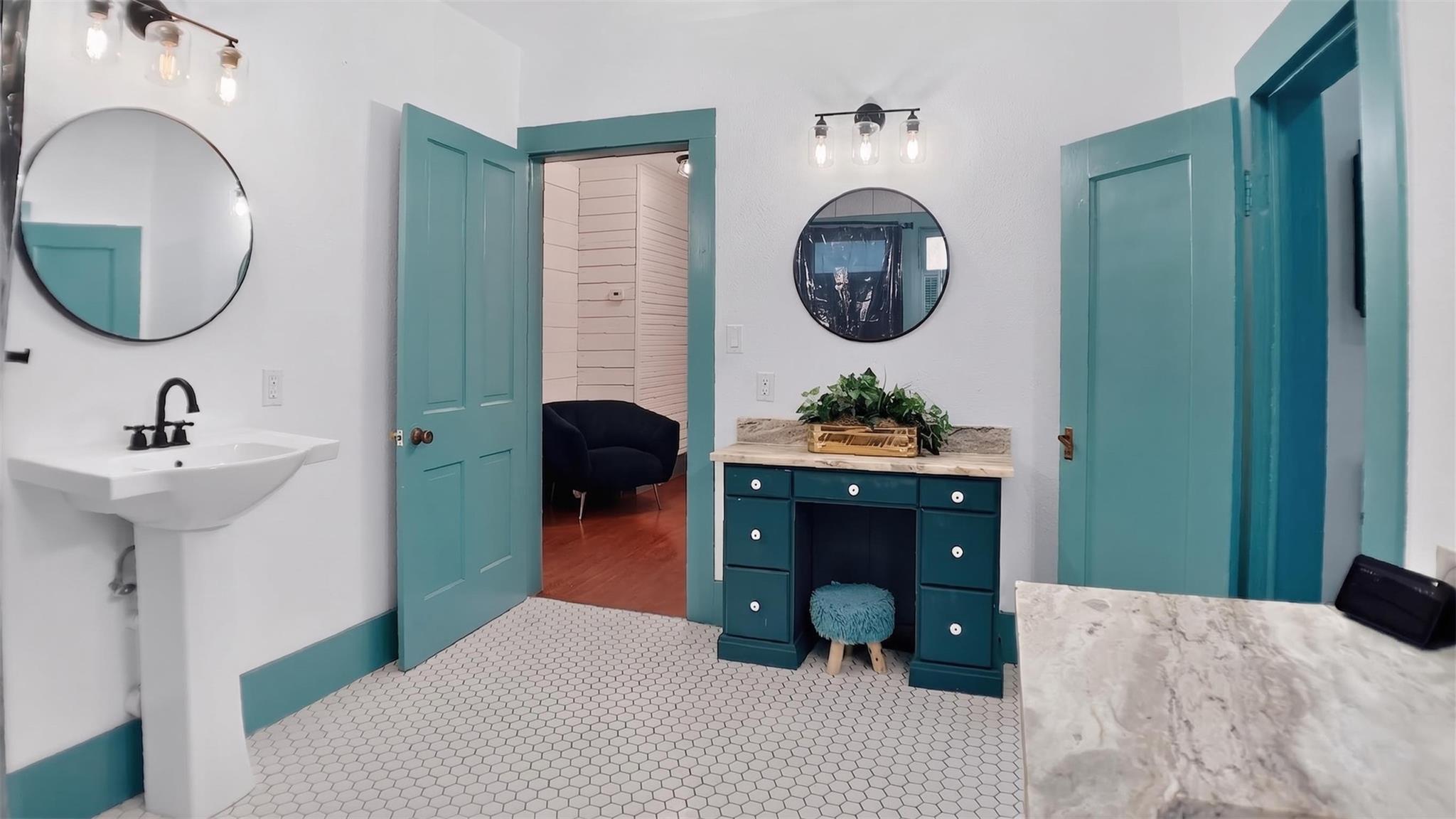 240 W Allen St, Bartlett, TX 76511