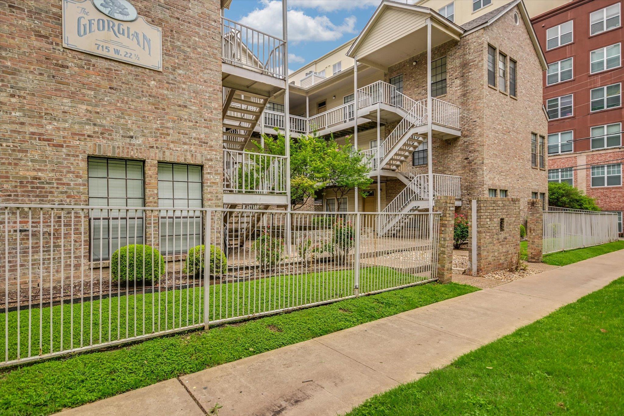 715 W 22nd 1/2 St # 208, Austin, TX 78705