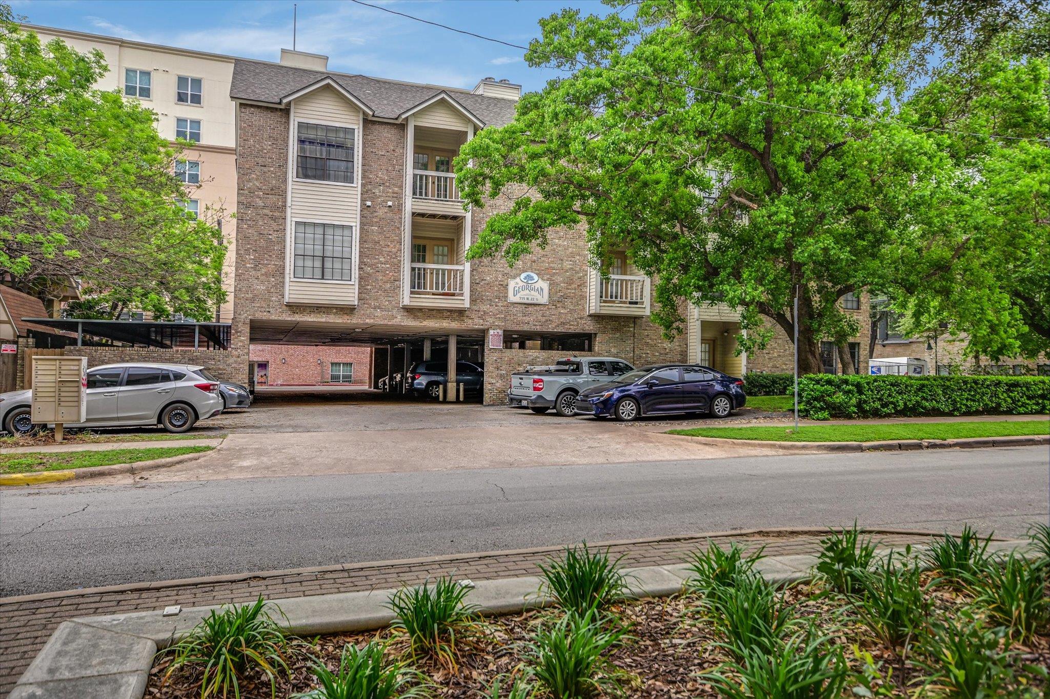 715 W 22nd 1/2 St # 208, Austin, TX 78705