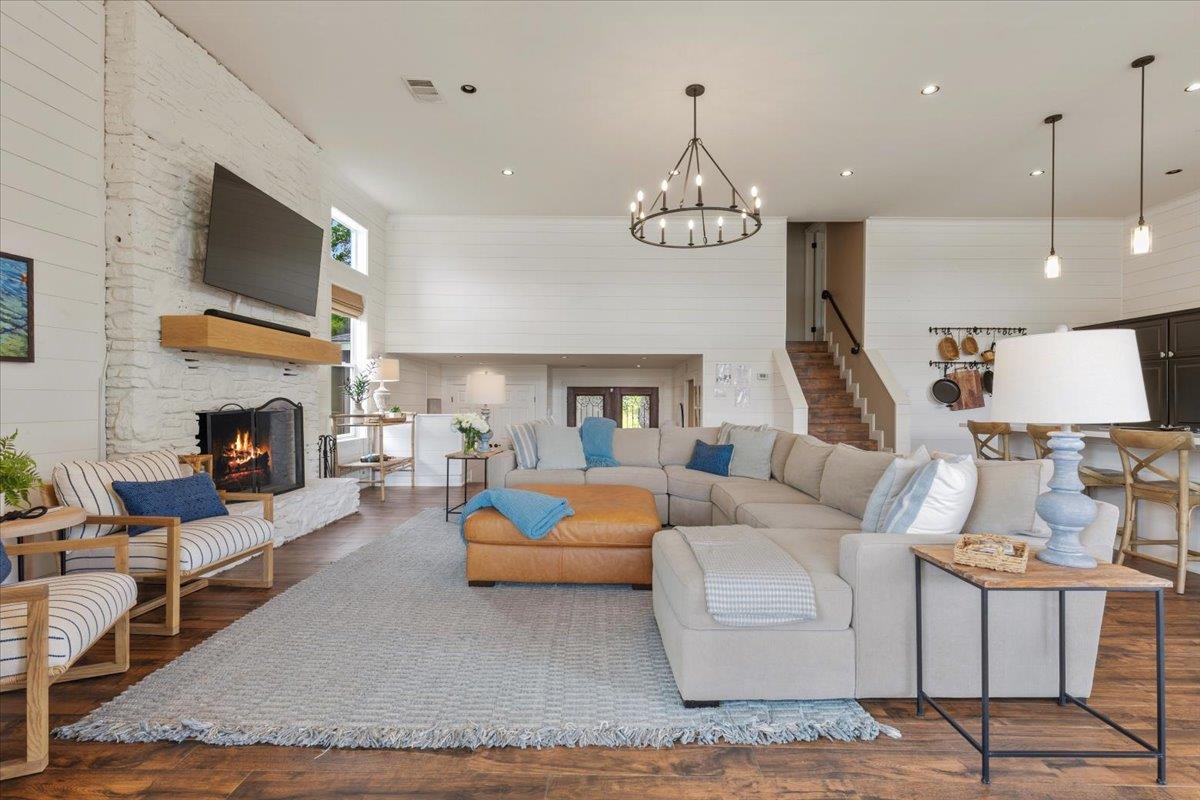 806 Misty Downs Dr, Granite Shoals, TX 78654