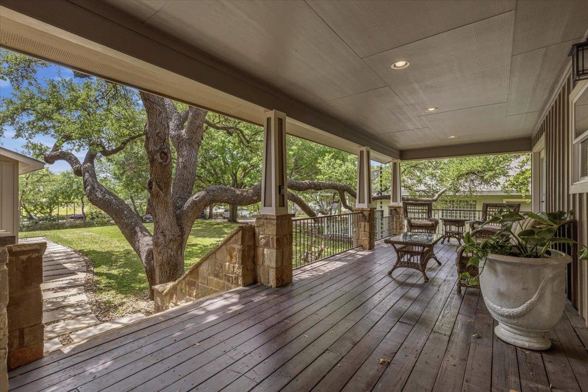 806 Misty Downs Dr, Granite Shoals, TX 78654