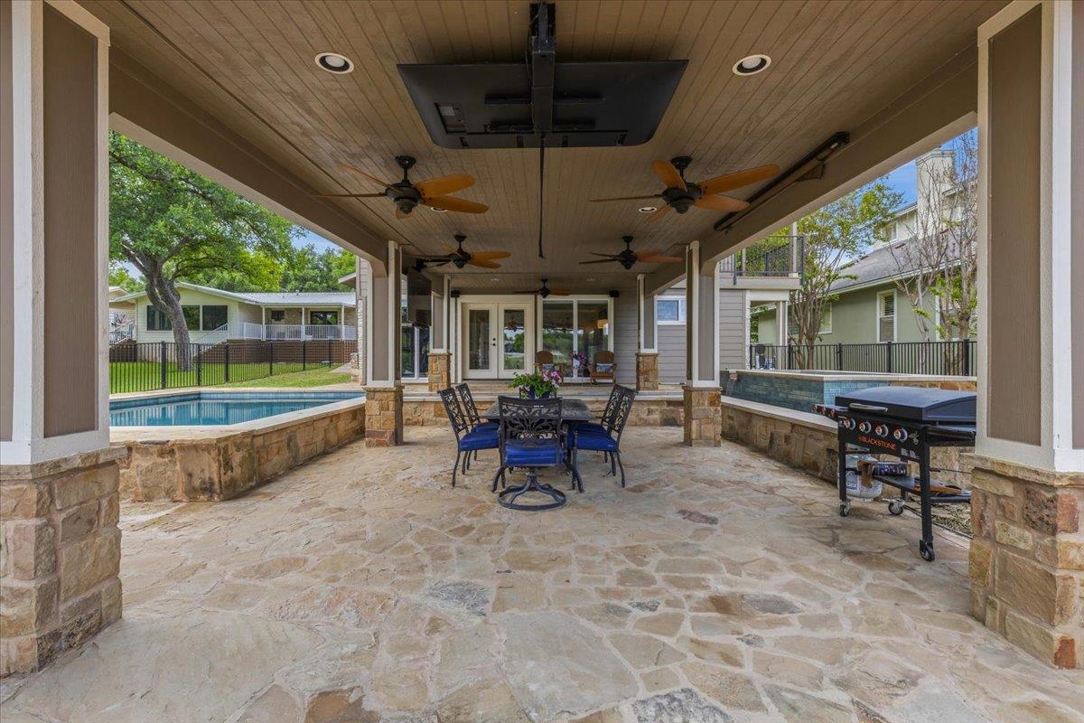 806 Misty Downs Dr, Granite Shoals, TX 78654