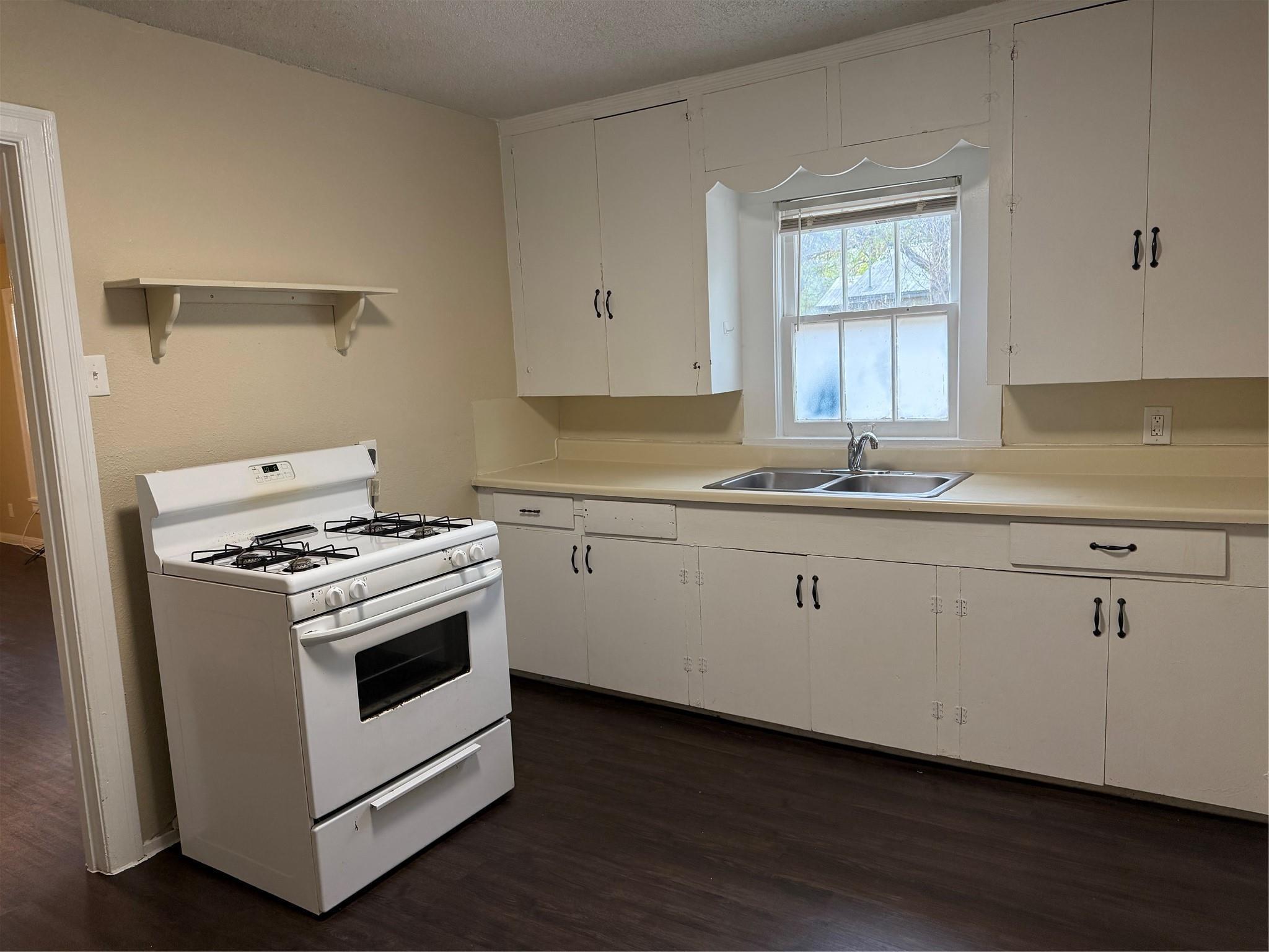 504 W Saint Johns Ave # A, Austin, TX 78752