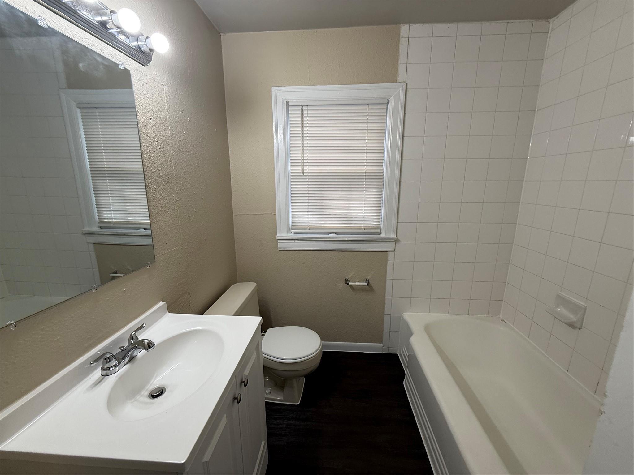 504 W Saint Johns Ave # A, Austin, TX 78752