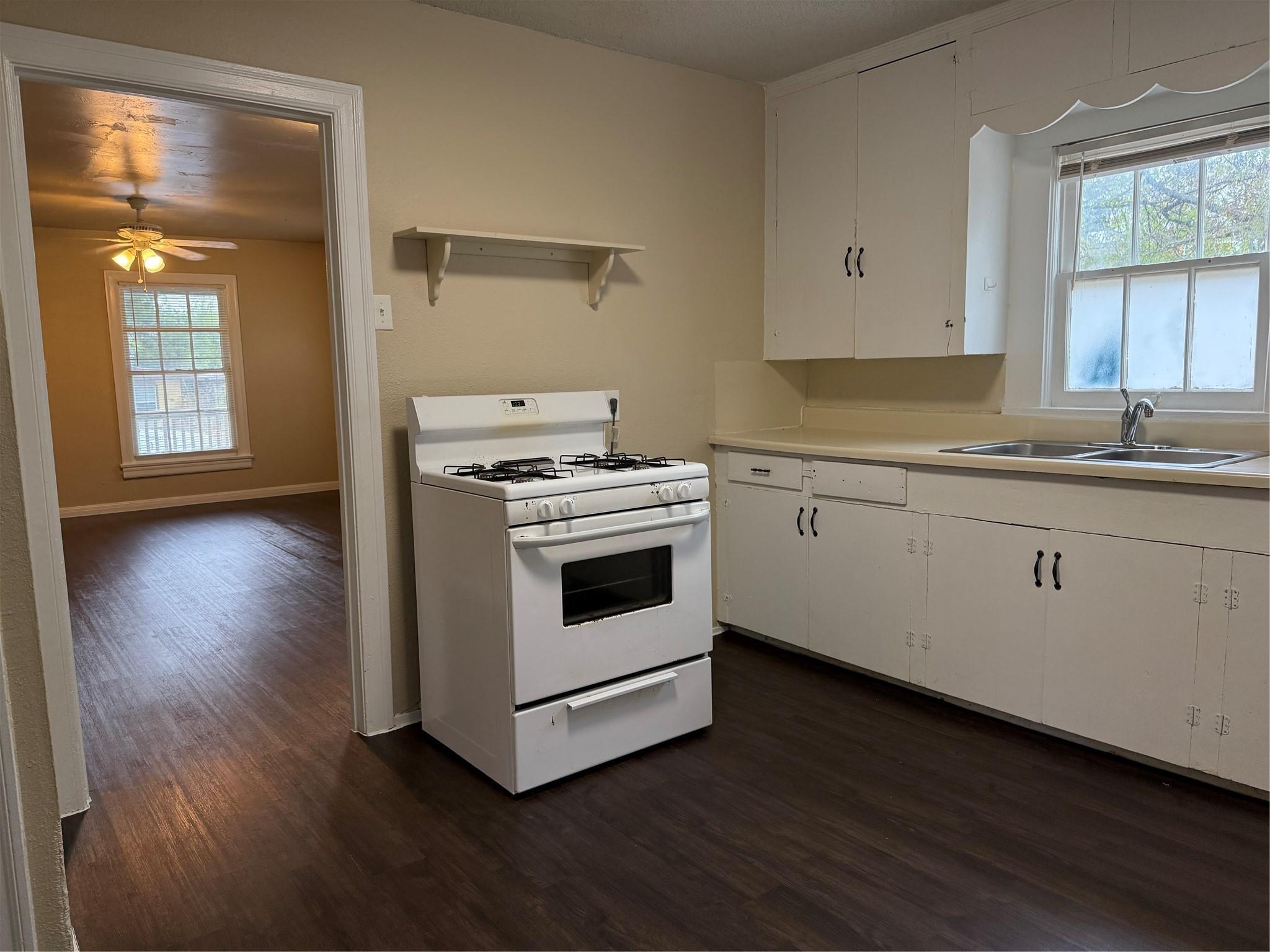 504 W Saint Johns Ave # A, Austin, TX 78752