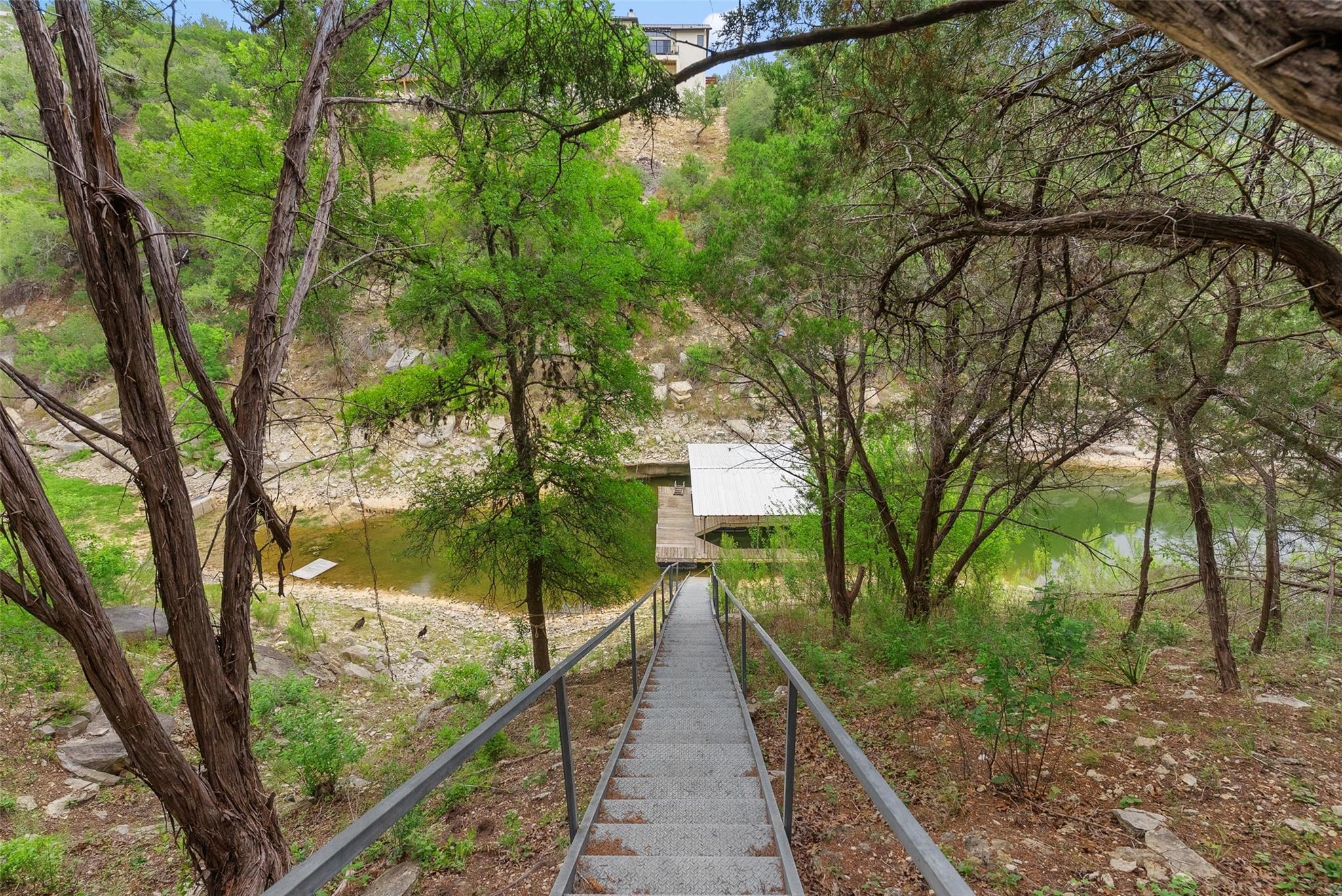 19426 Fisher Ln, Spicewood, TX 78669