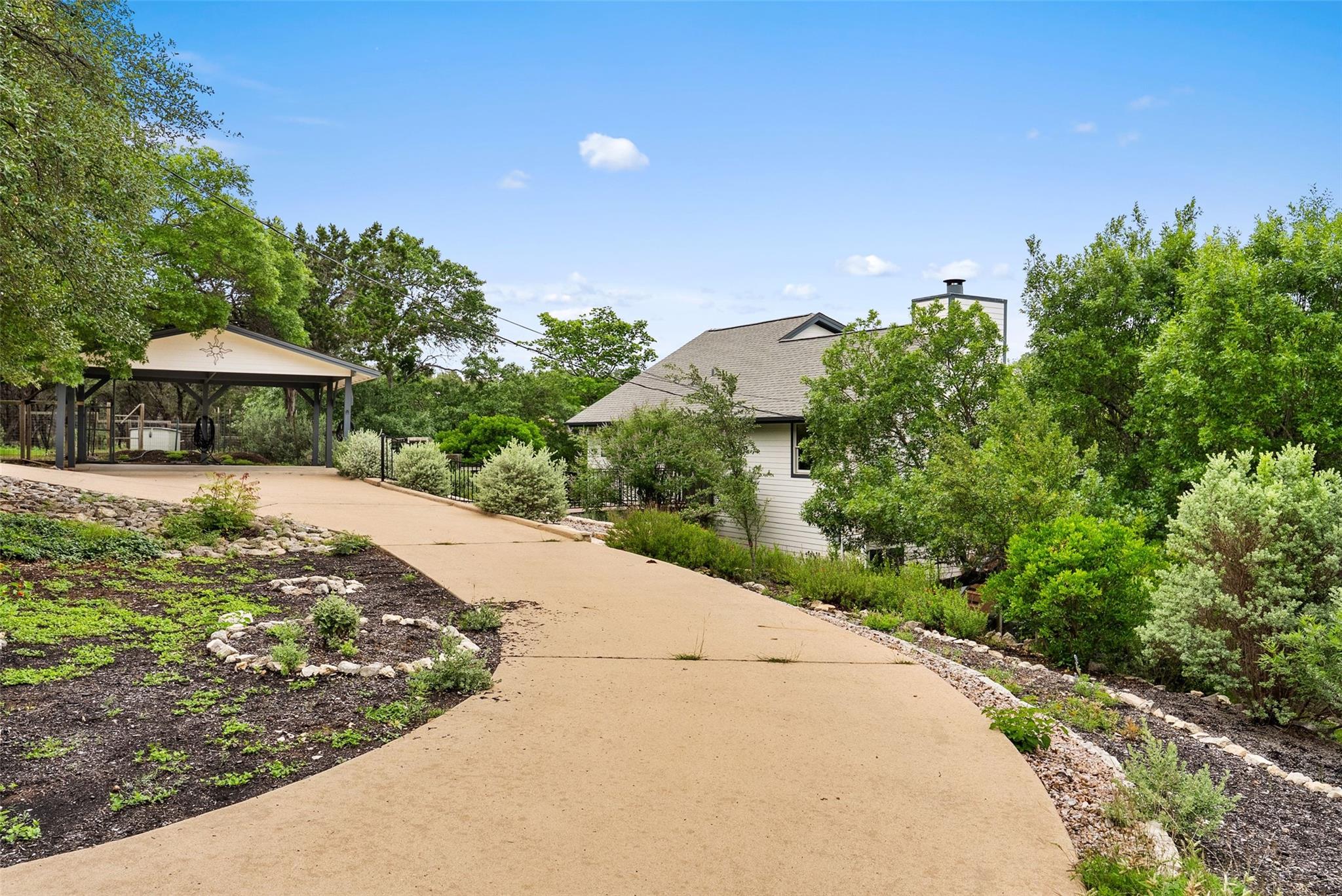 19426 Fisher Ln, Spicewood, TX 78669