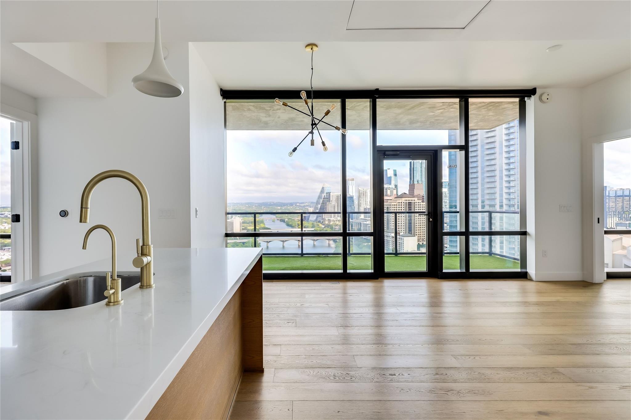 70 Rainey St # 2302, Austin, TX 78701