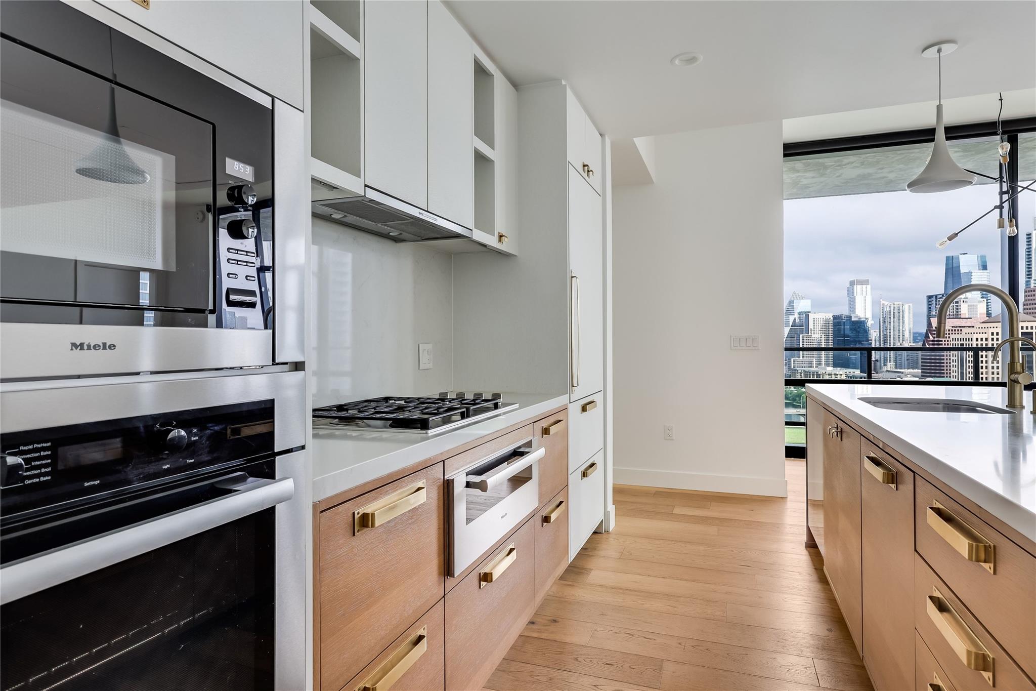 70 Rainey St # 2302, Austin, TX 78701