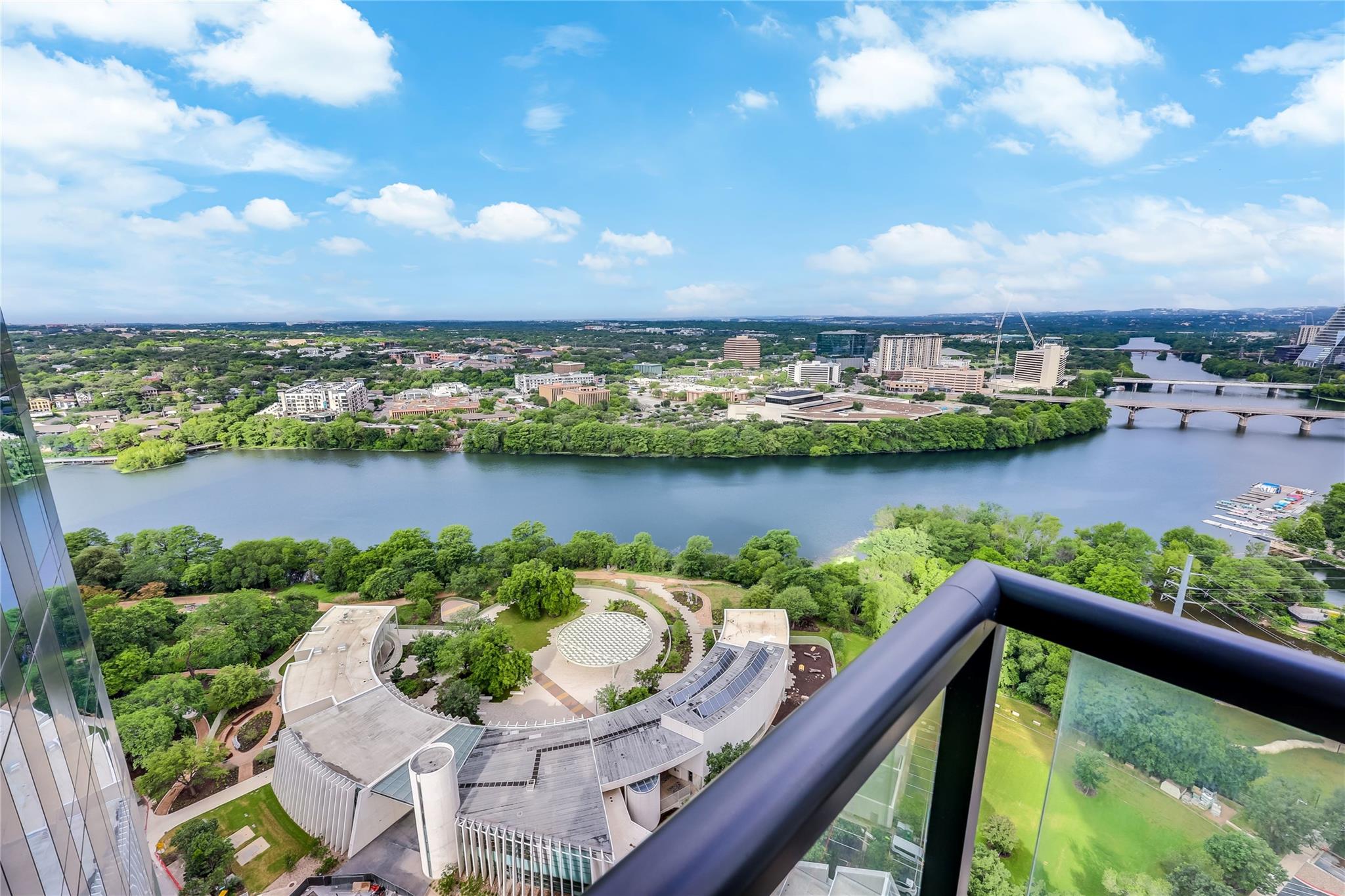 70 Rainey St # 2302, Austin, TX 78701