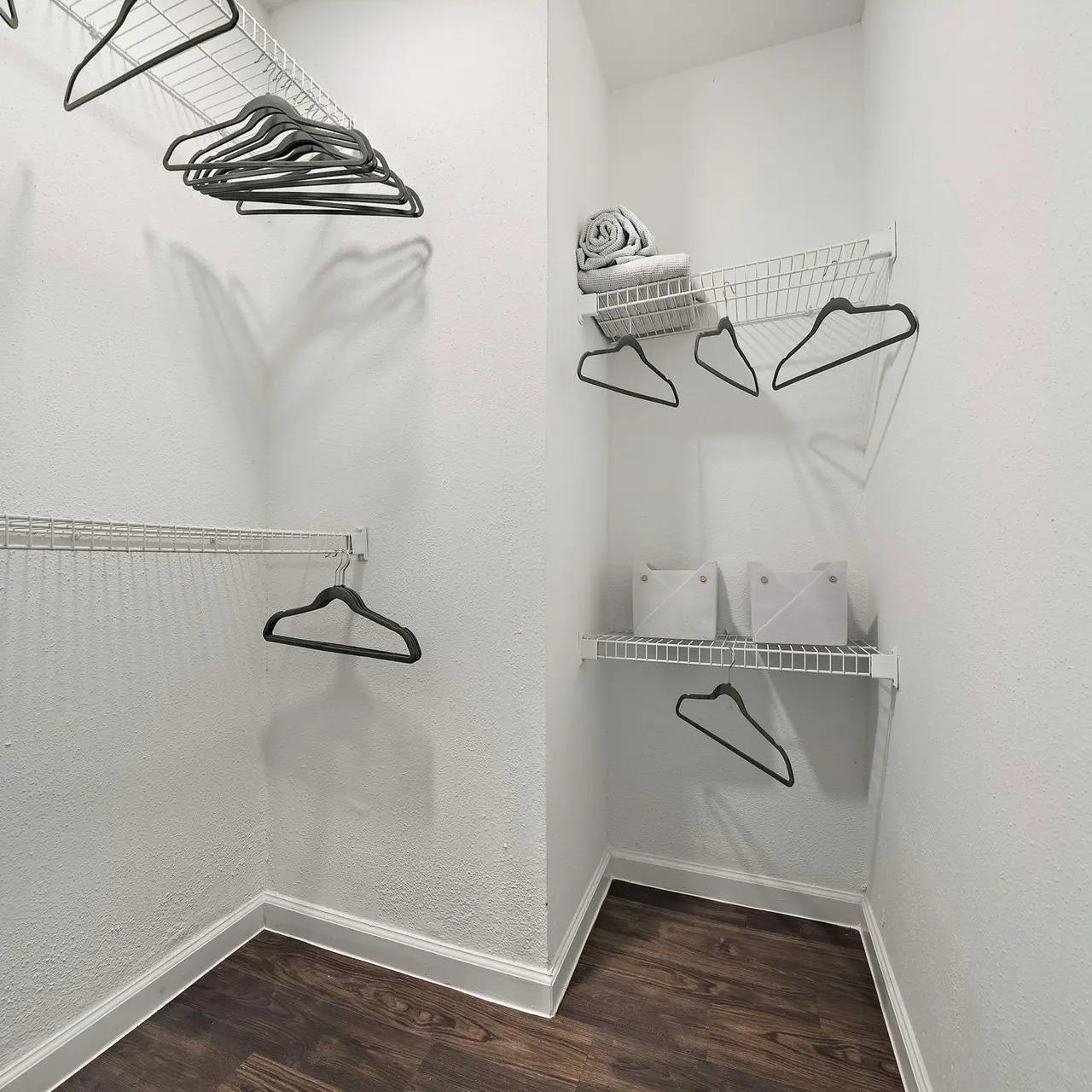 7250 W Greens Rd # 208, Houston, TX 77064