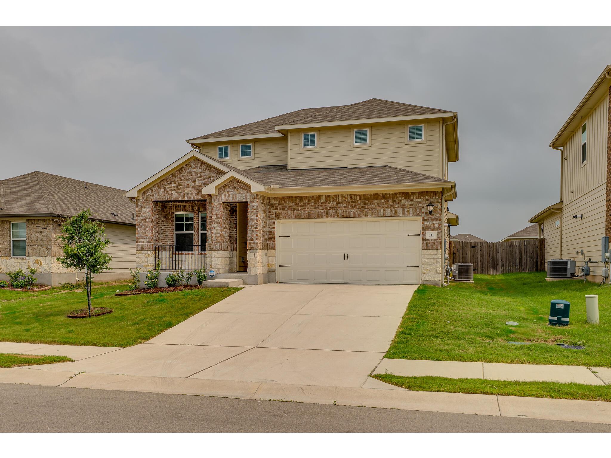 111 Grapefruit Rd, Hutto, TX 78634