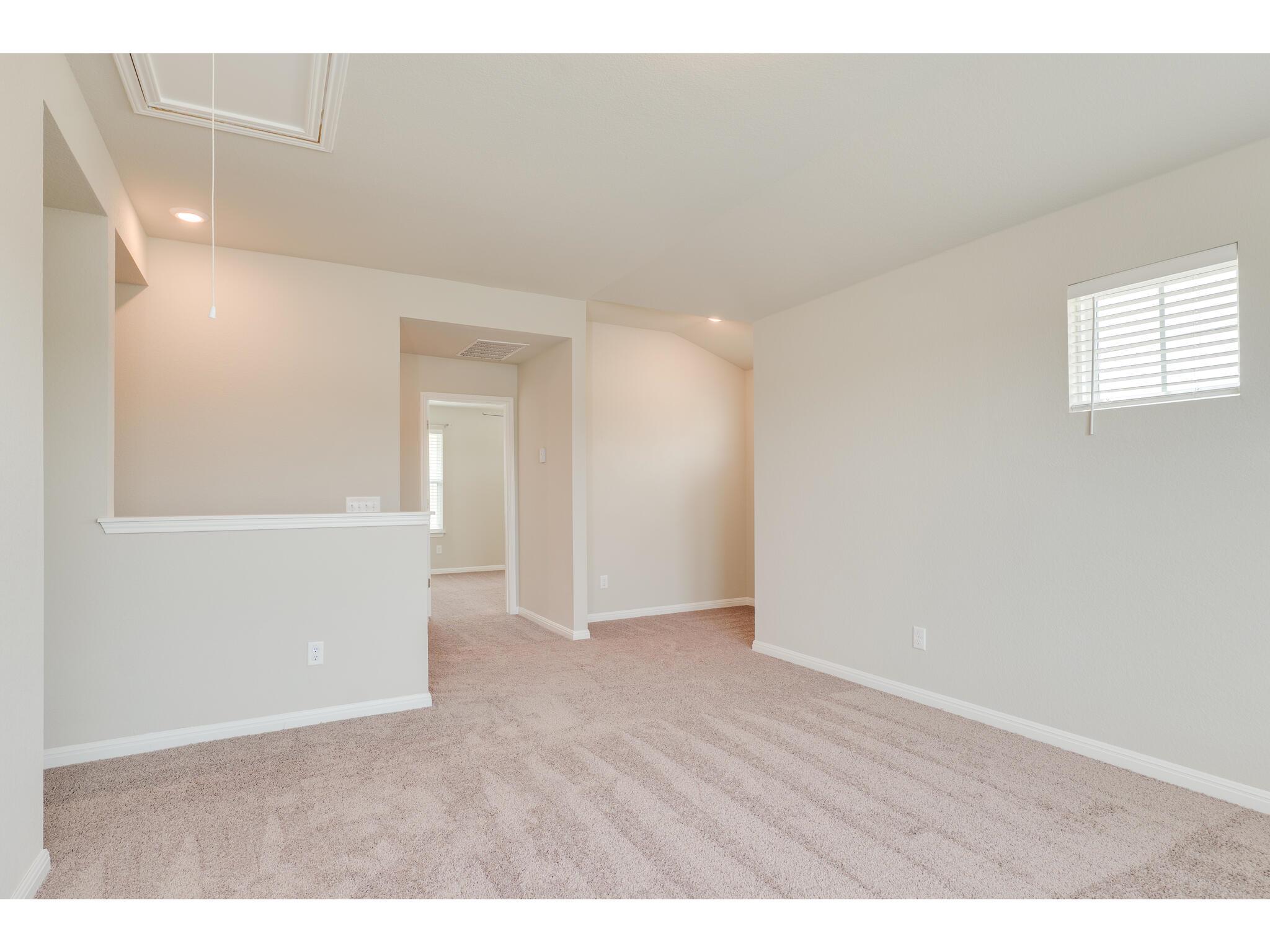 111 Grapefruit Rd, Hutto, TX 78634